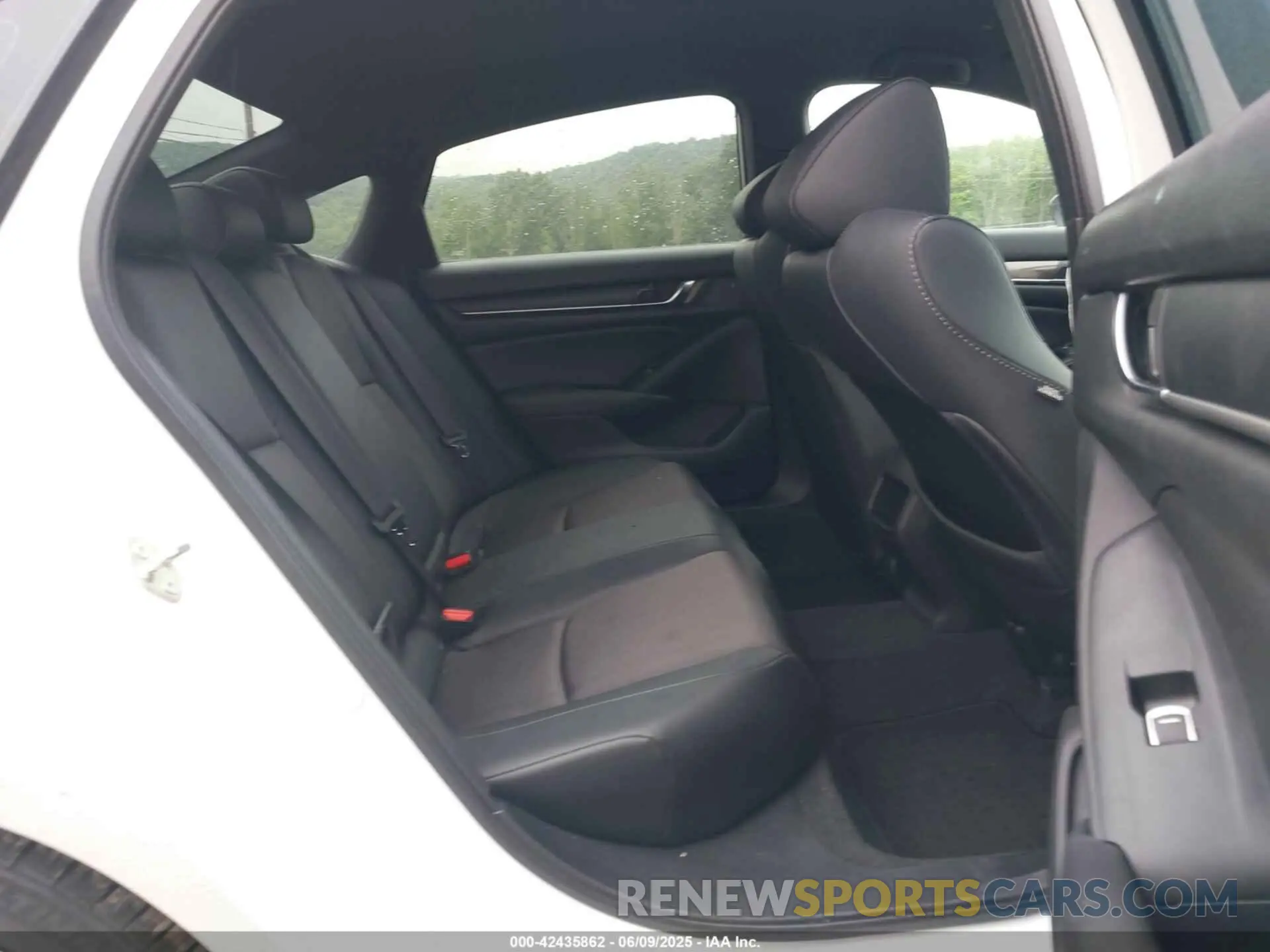 8 Photograph of a damaged car 1HGCV1F31LA108245 HONDA ACCORD 2020