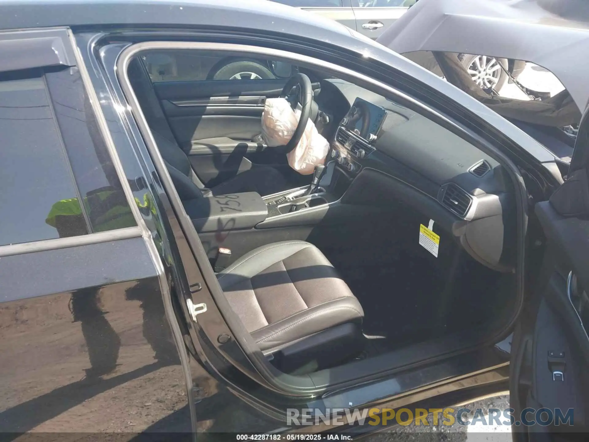 5 Photograph of a damaged car 1HGCV1F31LA135154 HONDA ACCORD 2020