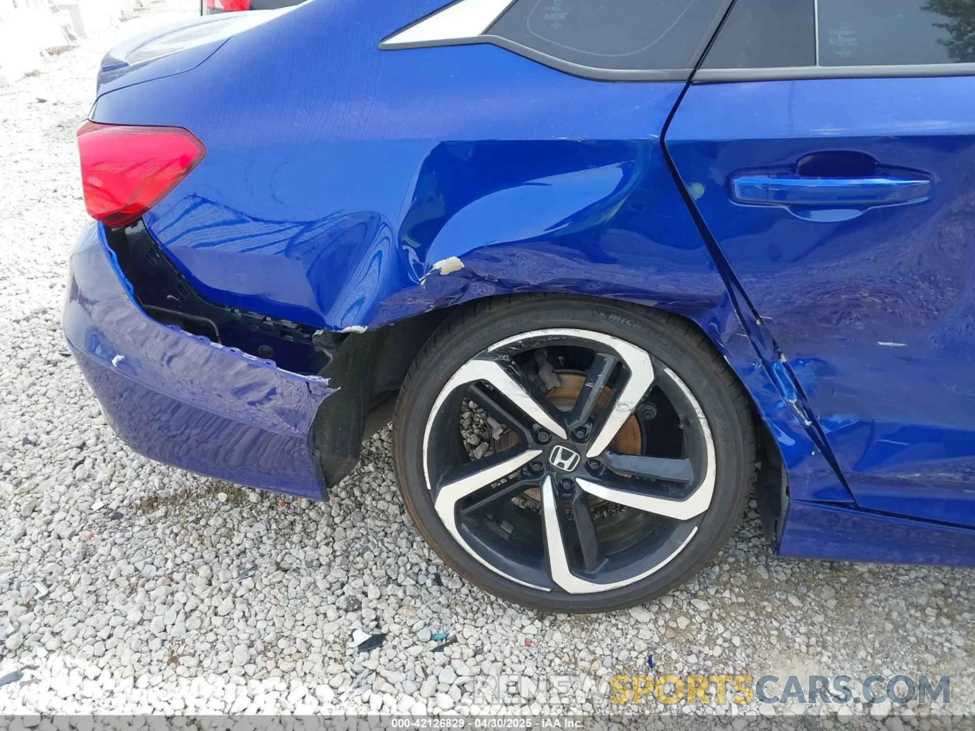 6 Photograph of a damaged car 1HGCV1F32LA032972 HONDA ACCORD 2020