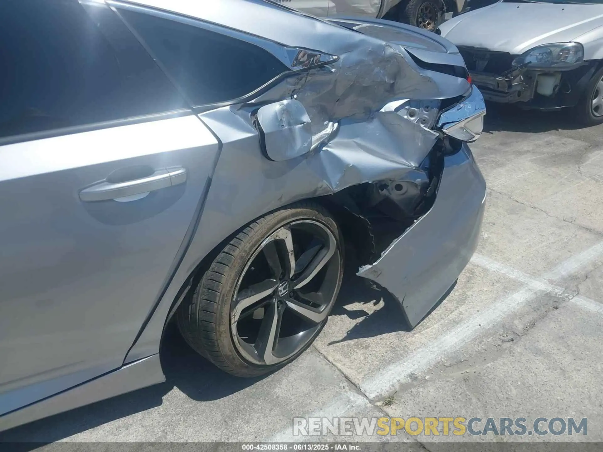 6 Photograph of a damaged car 1HGCV1F32LA068998 HONDA ACCORD 2020