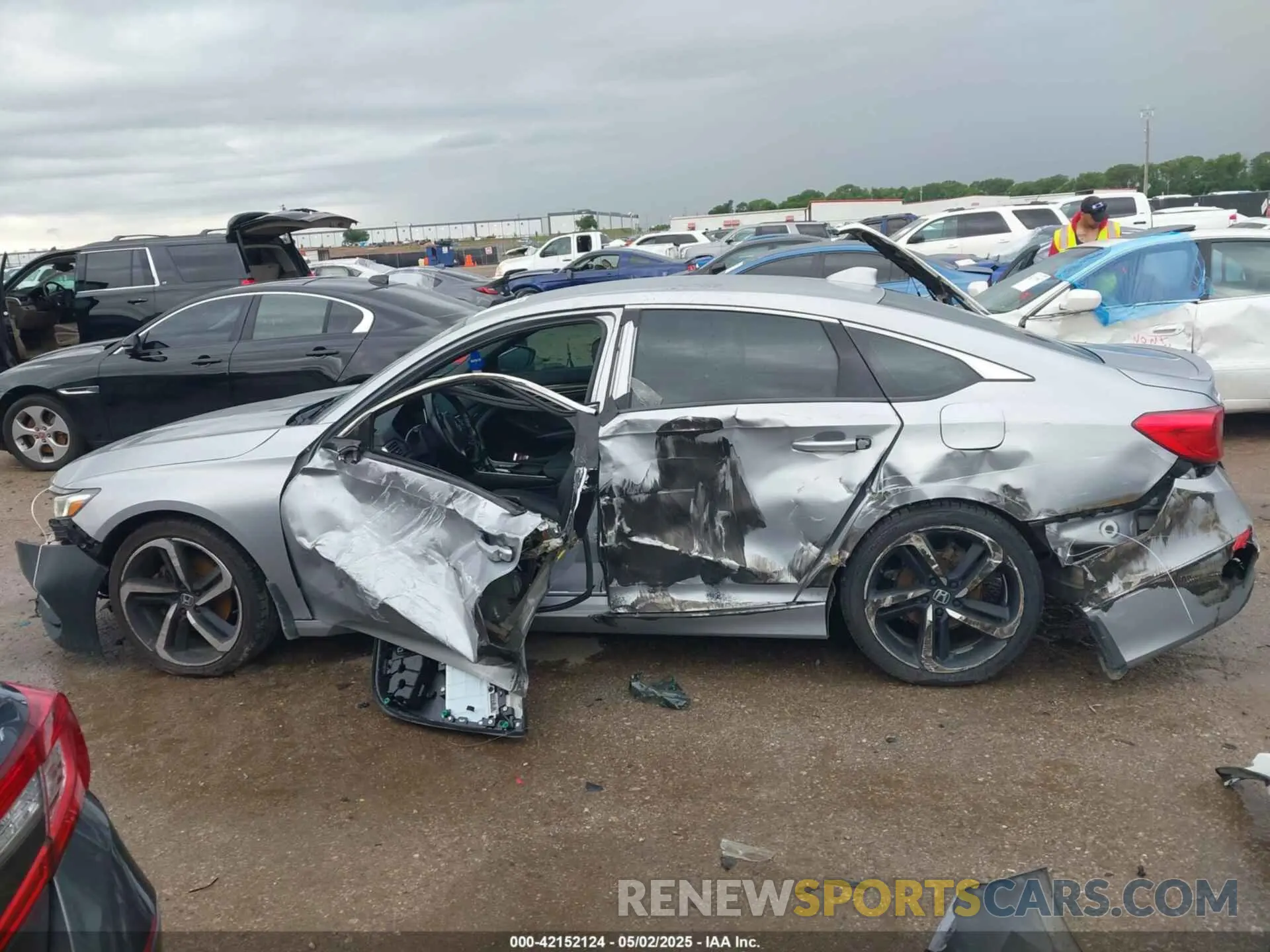 14 Photograph of a damaged car 1HGCV1F32LA072856 HONDA ACCORD 2020