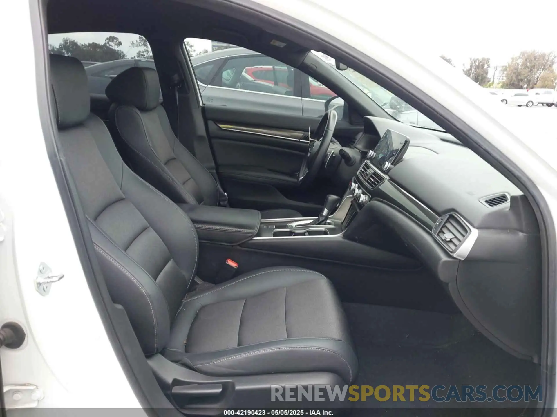 5 Photograph of a damaged car 1HGCV1F32LA074025 HONDA ACCORD 2020