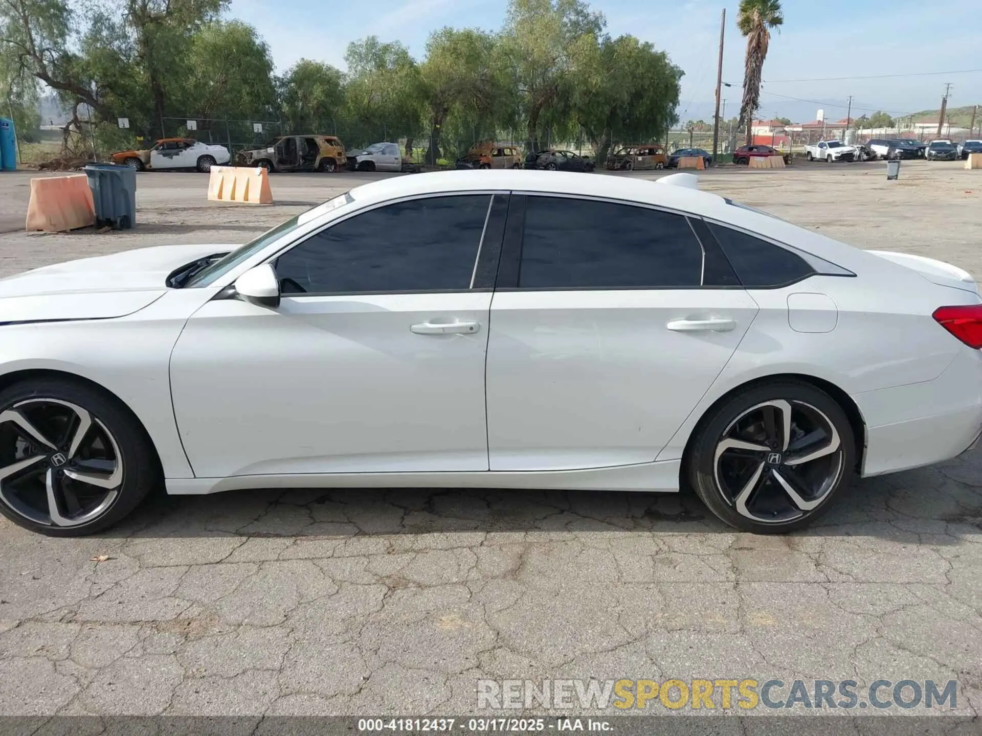 15 Photograph of a damaged car 1HGCV1F32LA080276 HONDA ACCORD 2020