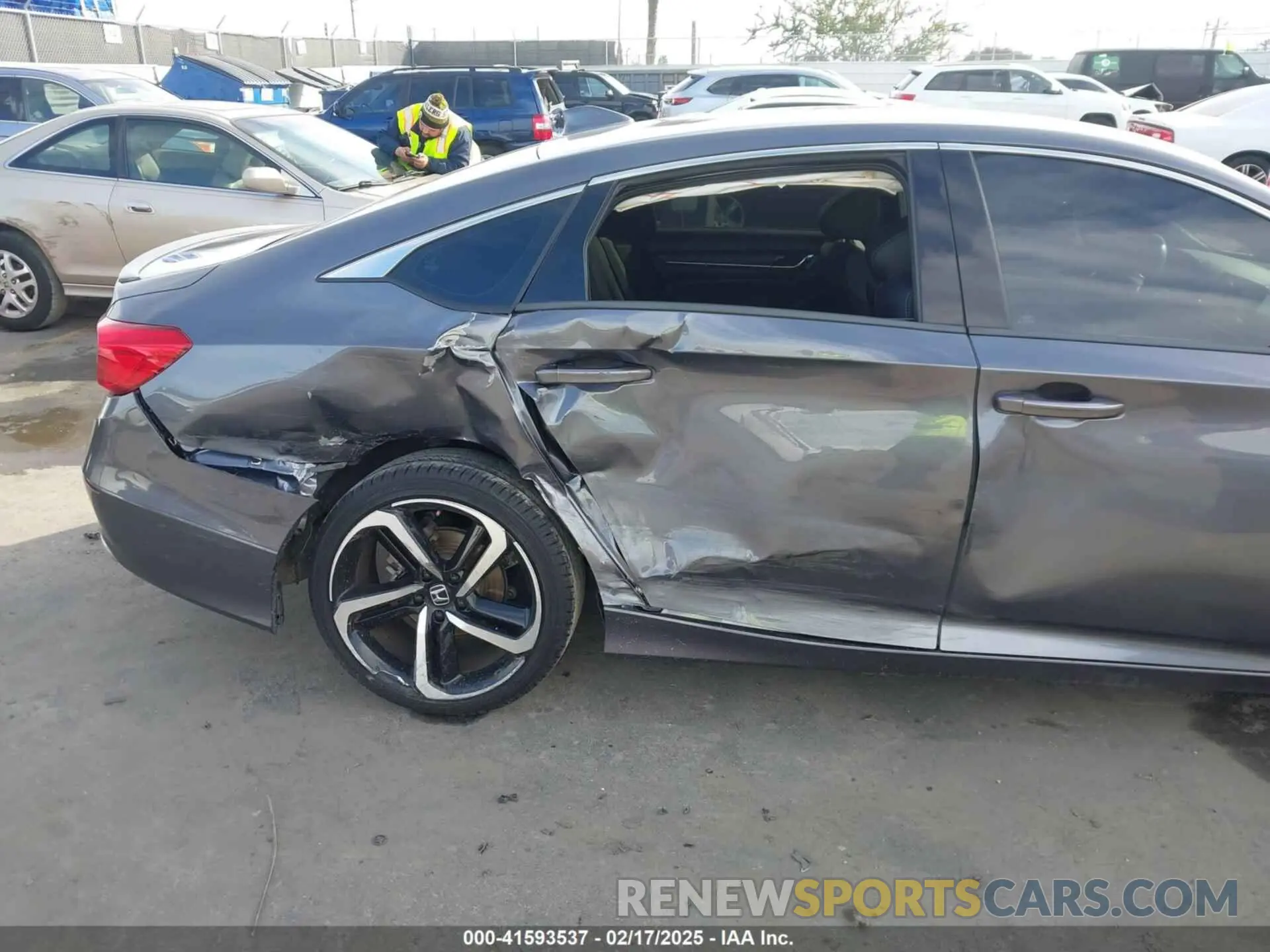 6 Photograph of a damaged car 1HGCV1F32LA091701 HONDA ACCORD 2020