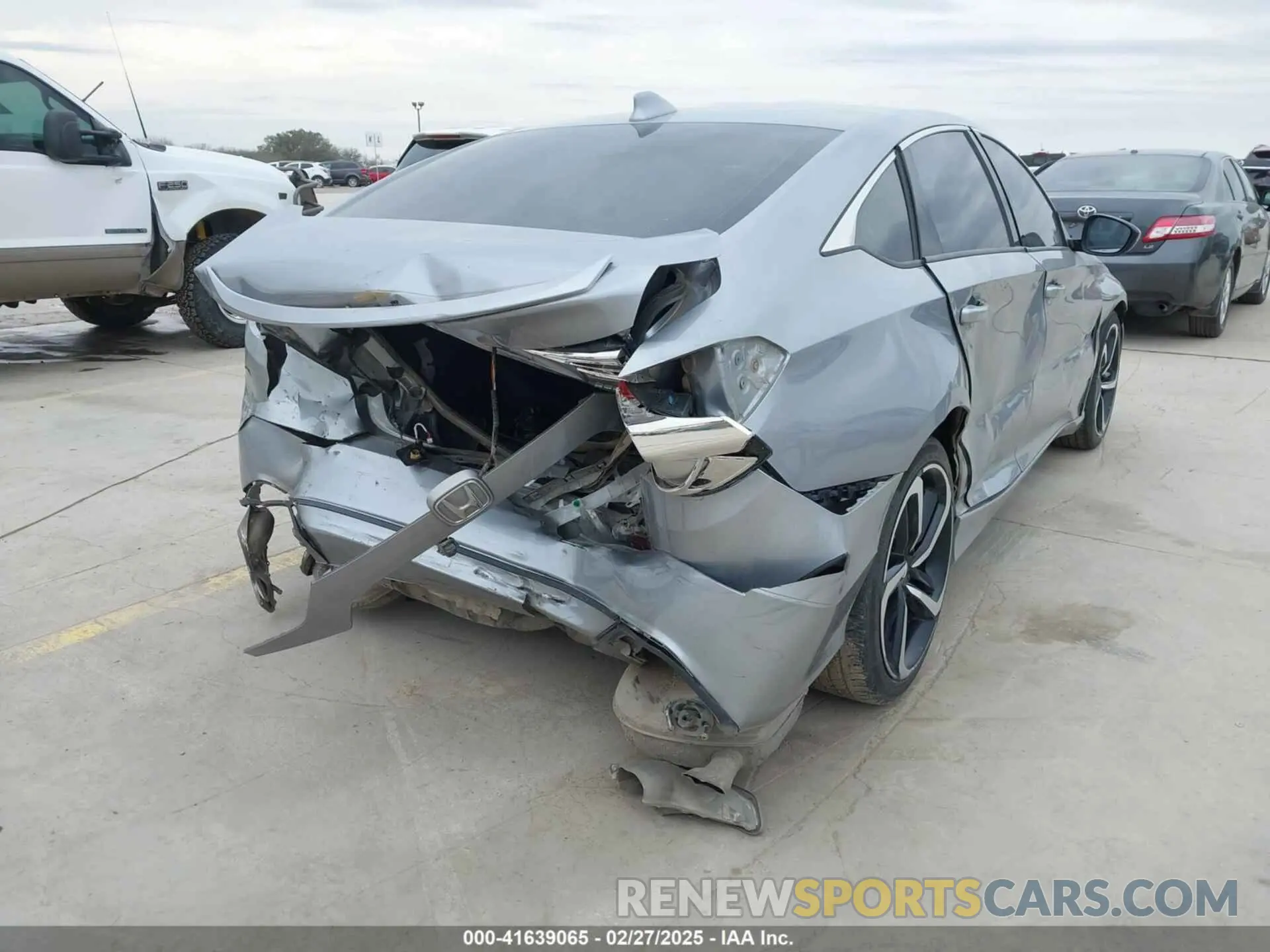 4 Photograph of a damaged car 1HGCV1F33LA101670 HONDA ACCORD 2020