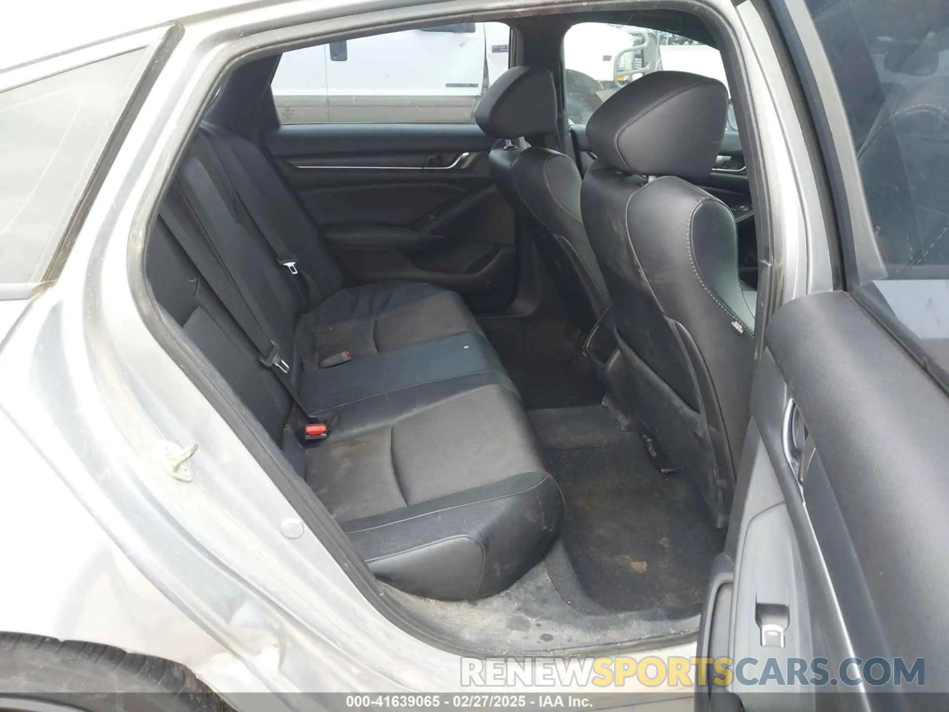 8 Photograph of a damaged car 1HGCV1F33LA101670 HONDA ACCORD 2020