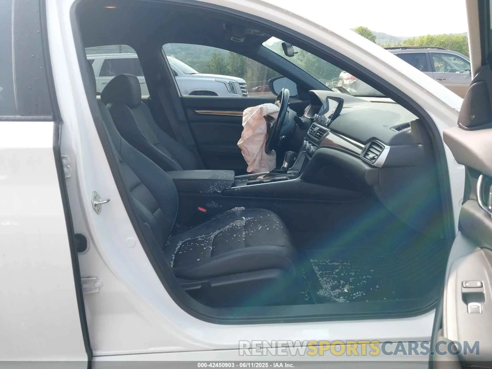 5 Photograph of a damaged car 1HGCV1F33LA119926 HONDA ACCORD 2020