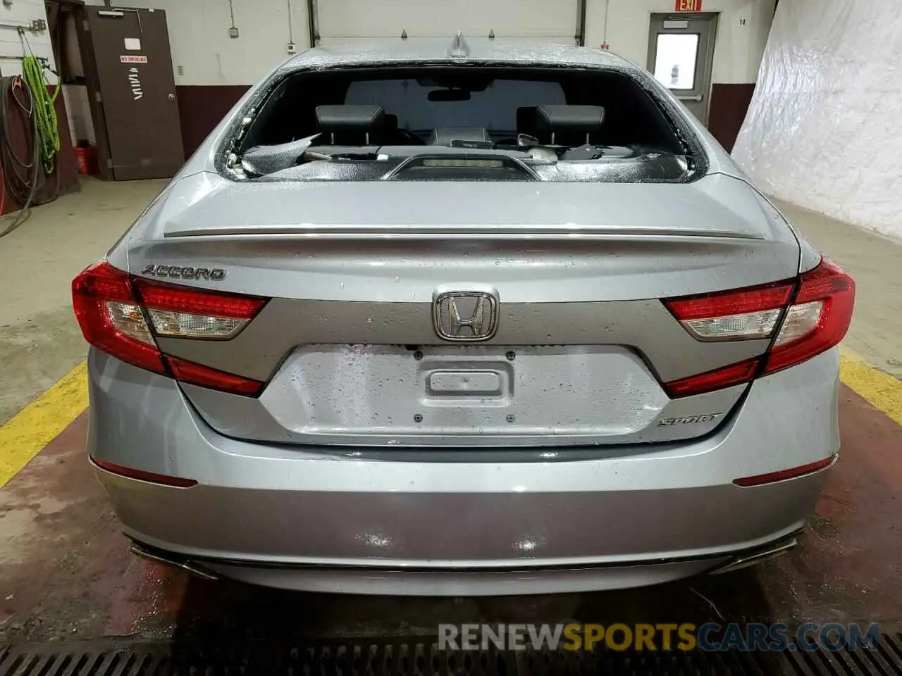 6 Photograph of a damaged car 1HGCV1F33LA125080 HONDA ACCORD 2020