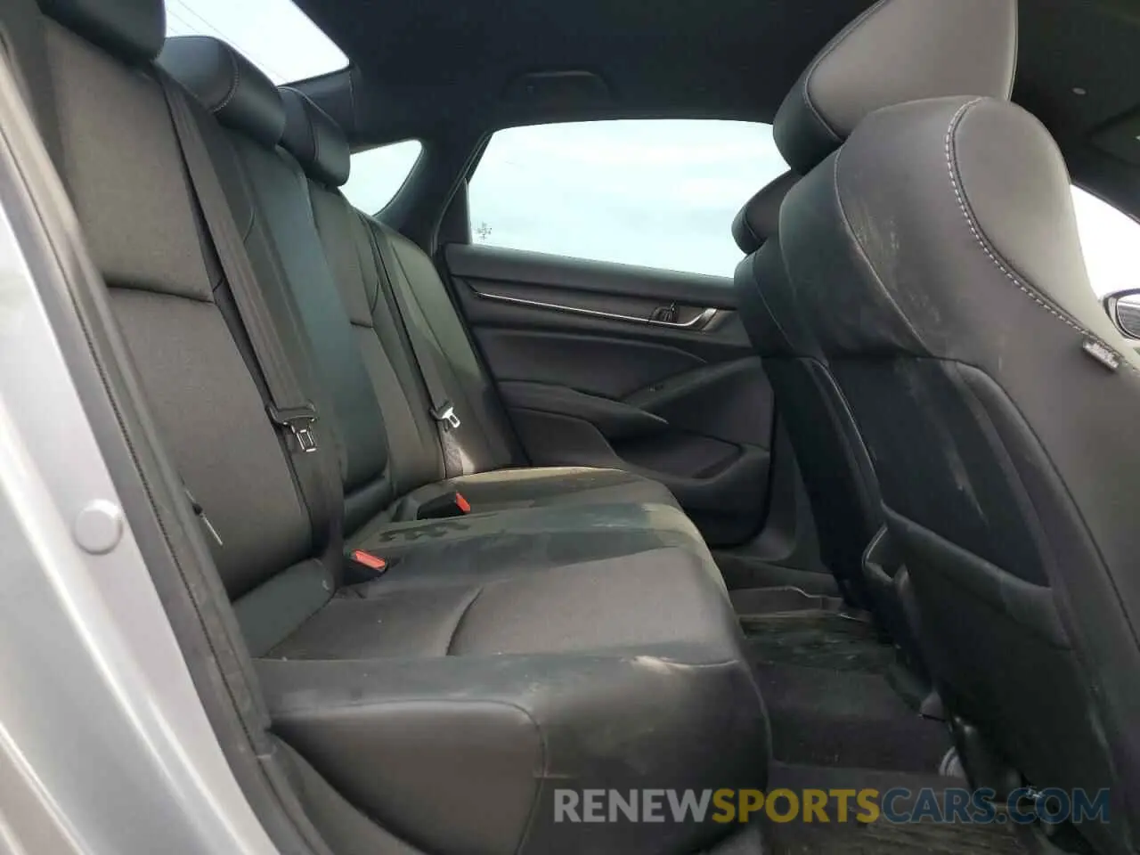 10 Photograph of a damaged car 1HGCV1F33LA151775 HONDA ACCORD 2020