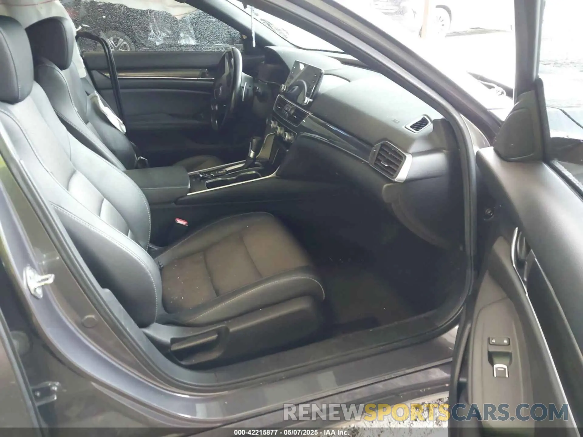 5 Photograph of a damaged car 1HGCV1F33LA152831 HONDA ACCORD 2020