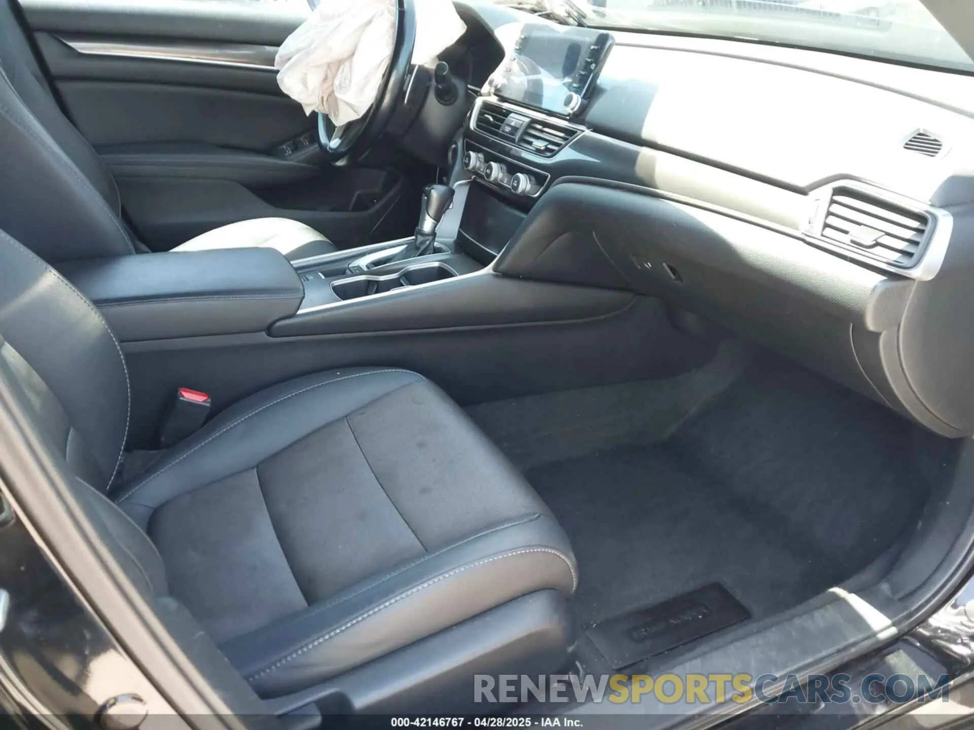 5 Photograph of a damaged car 1HGCV1F34LA129915 HONDA ACCORD 2020