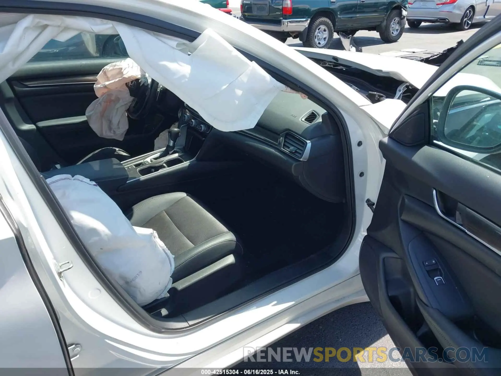 5 Photograph of a damaged car 1HGCV1F35LA066839 HONDA ACCORD 2020