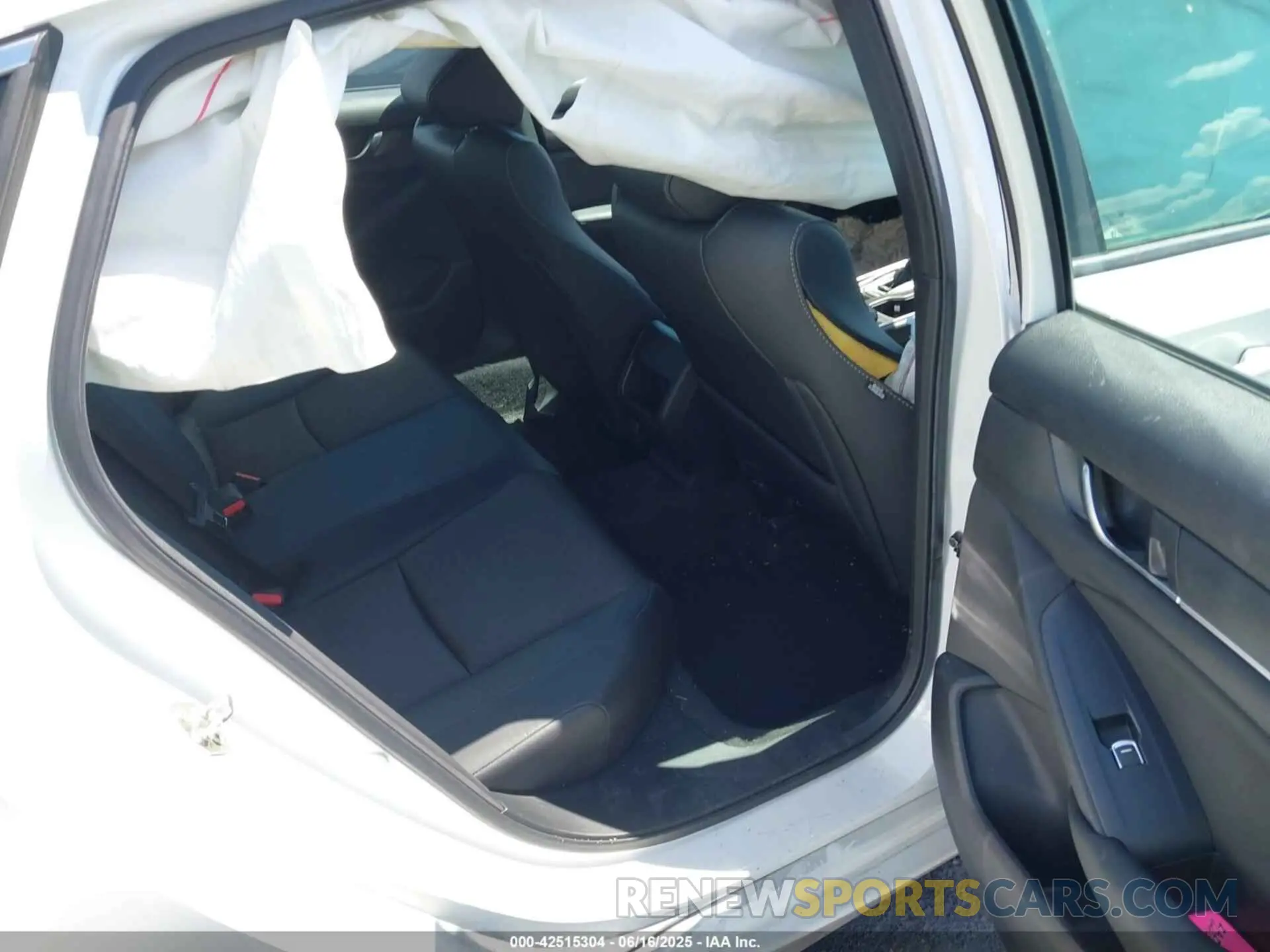 8 Photograph of a damaged car 1HGCV1F35LA066839 HONDA ACCORD 2020