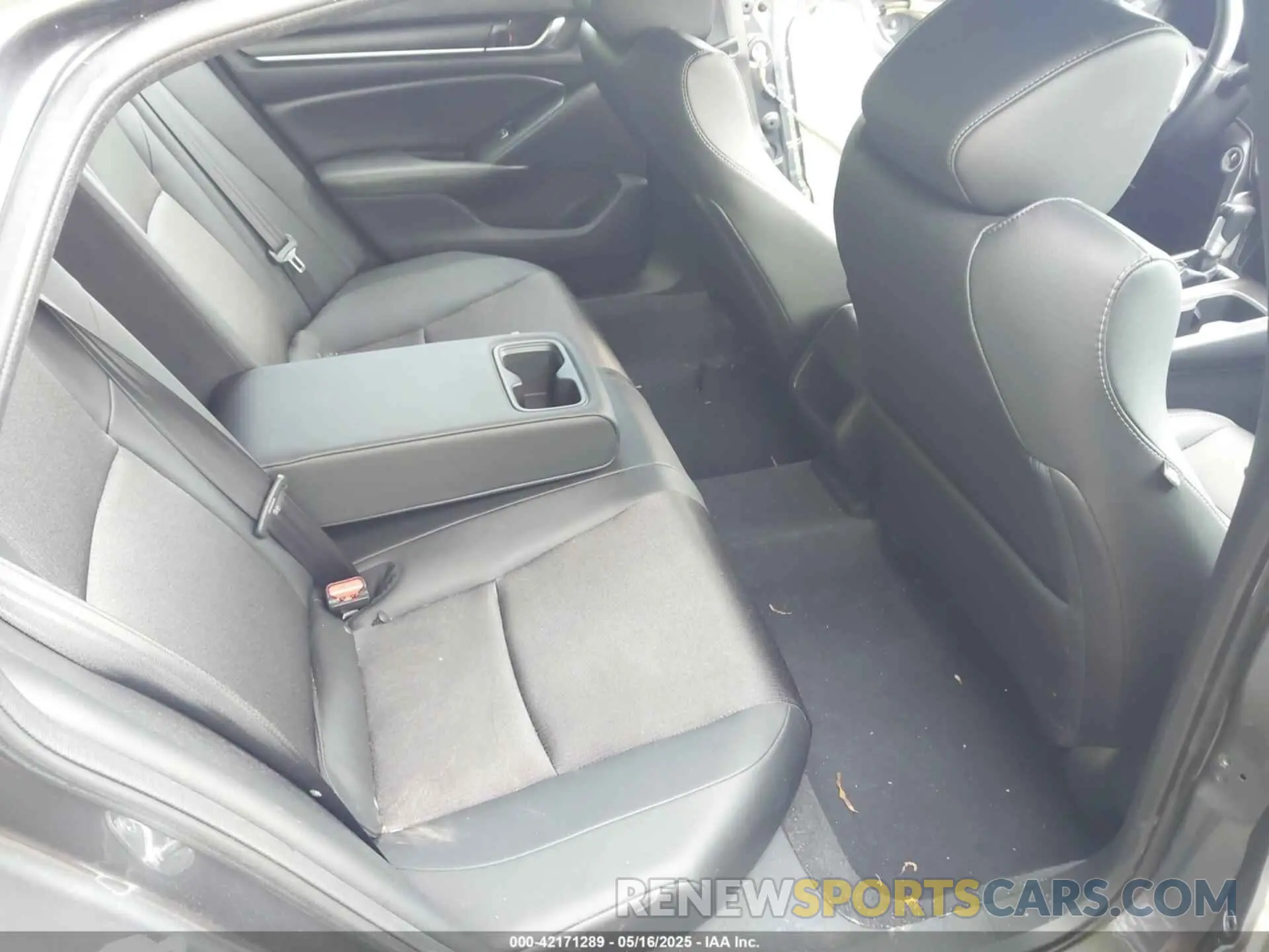 8 Photograph of a damaged car 1HGCV1F35LA121094 HONDA ACCORD 2020
