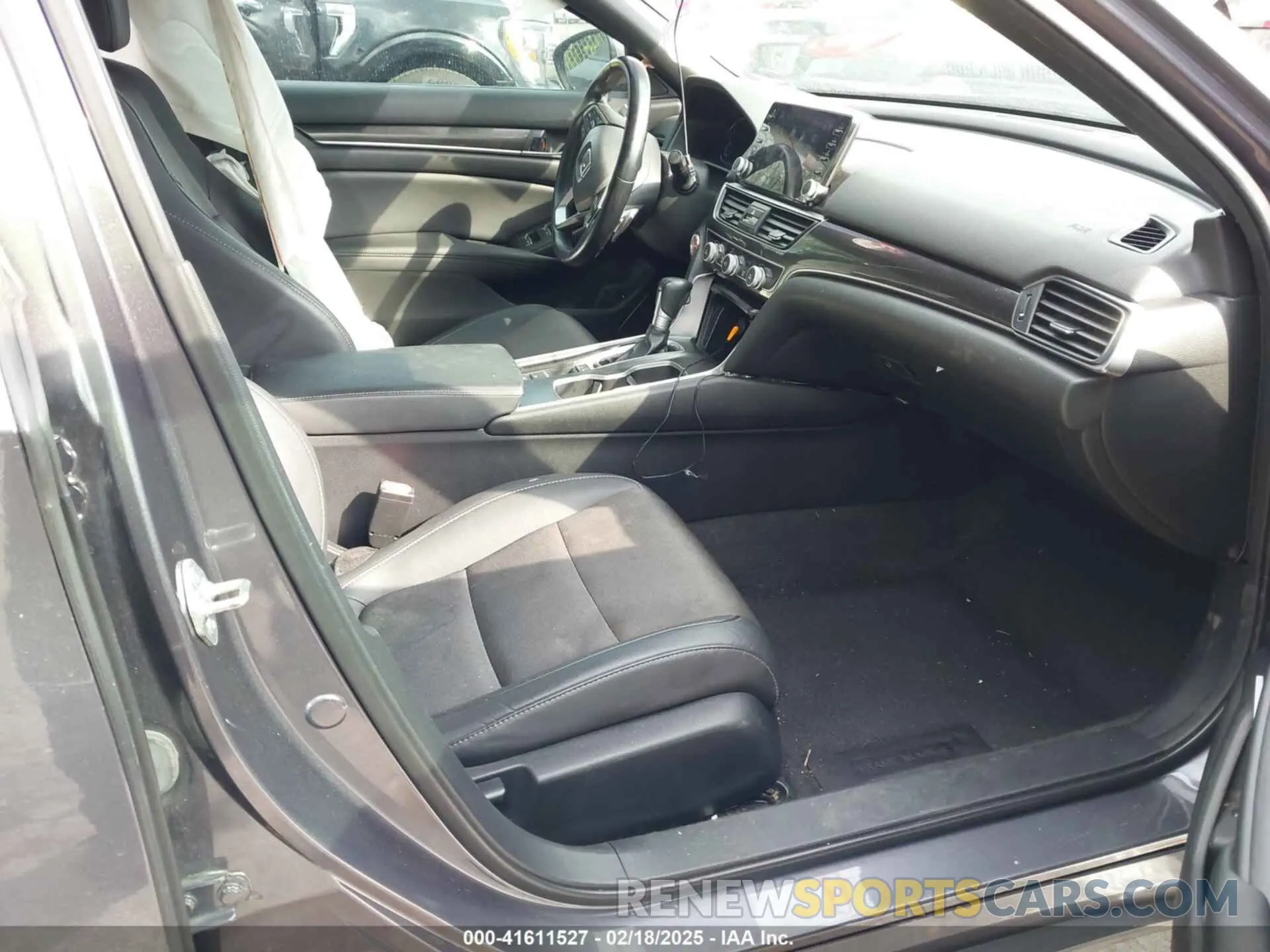 5 Photograph of a damaged car 1HGCV1F35LA134539 HONDA ACCORD 2020