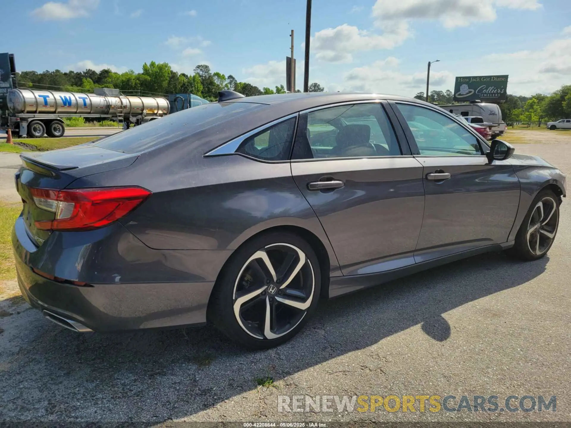 4 Photograph of a damaged car 1HGCV1F36LA018475 HONDA ACCORD 2020