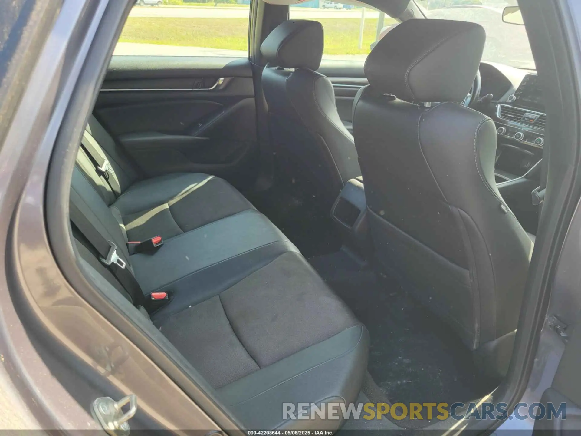 8 Photograph of a damaged car 1HGCV1F36LA018475 HONDA ACCORD 2020