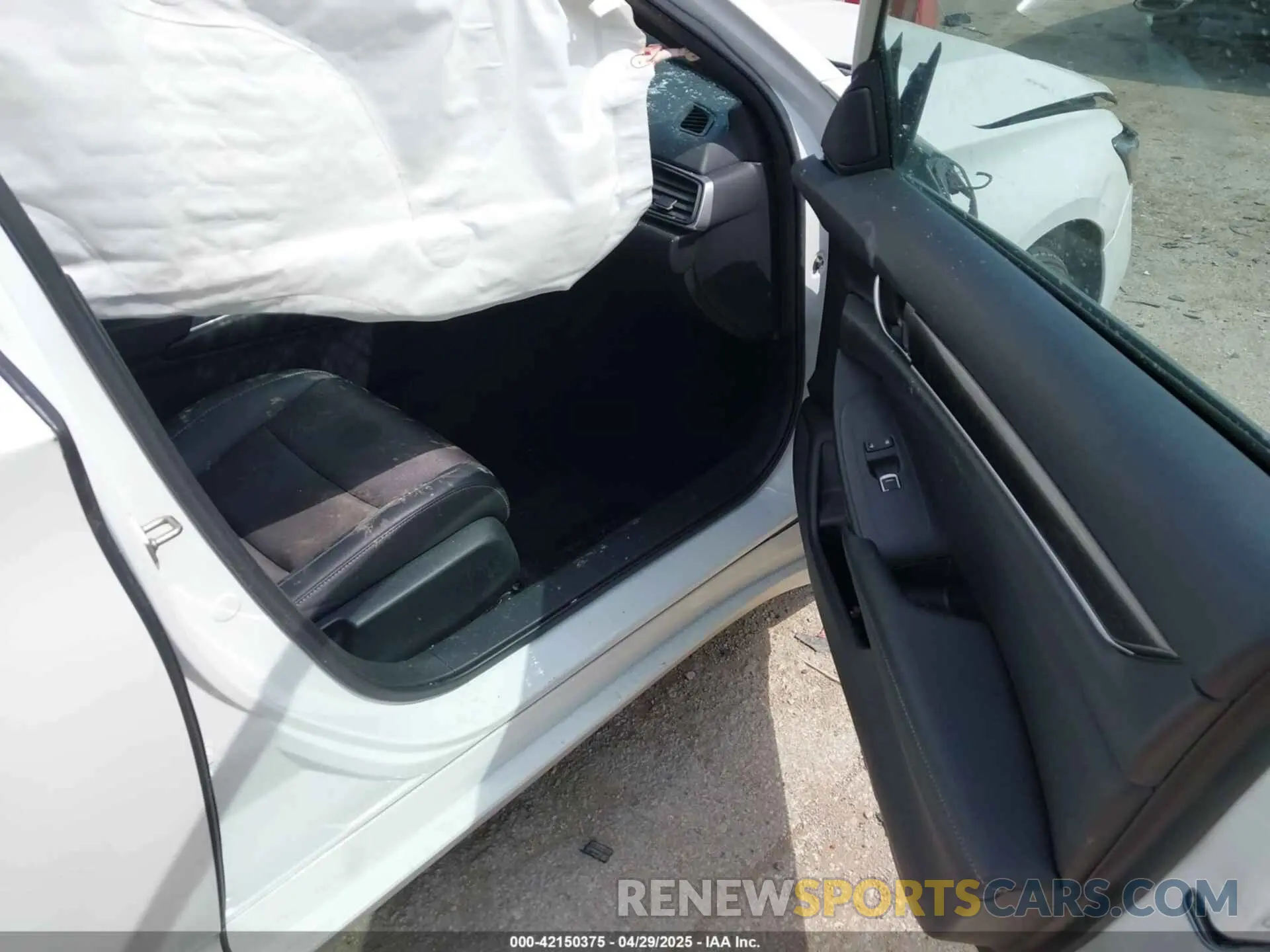 5 Photograph of a damaged car 1HGCV1F37LA023037 HONDA ACCORD 2020