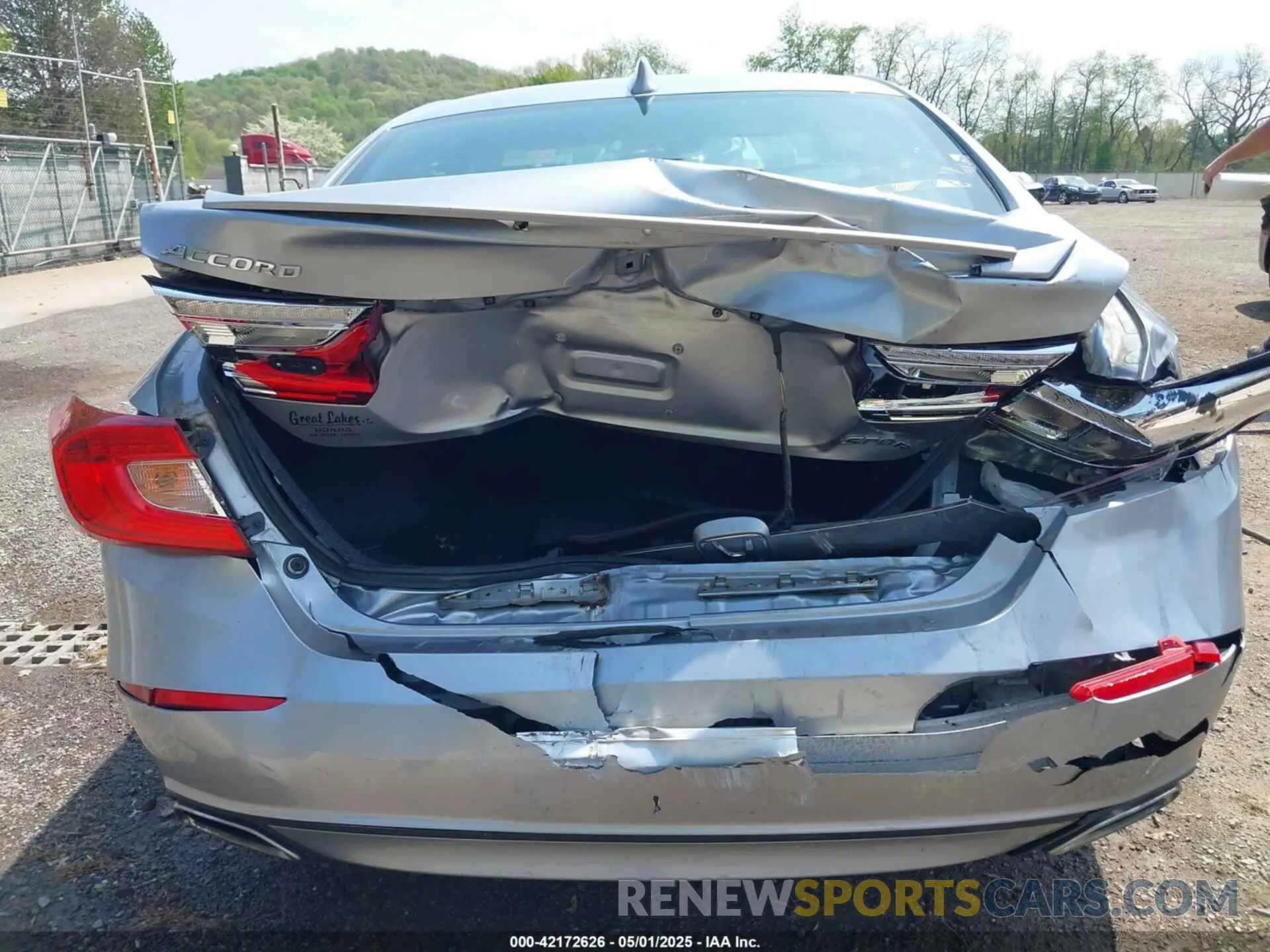 6 Photograph of a damaged car 1HGCV1F37LA039240 HONDA ACCORD 2020