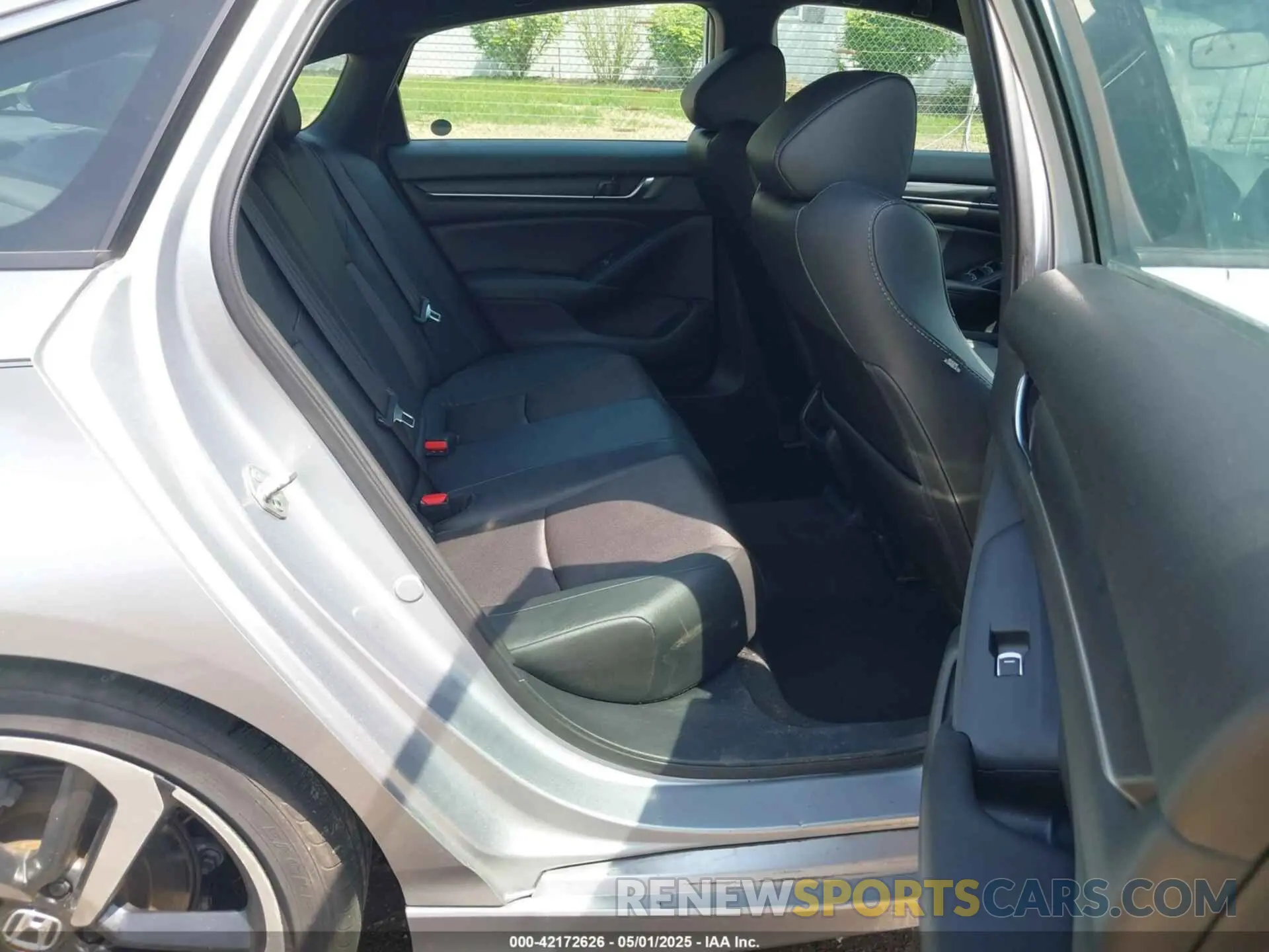 8 Photograph of a damaged car 1HGCV1F37LA039240 HONDA ACCORD 2020