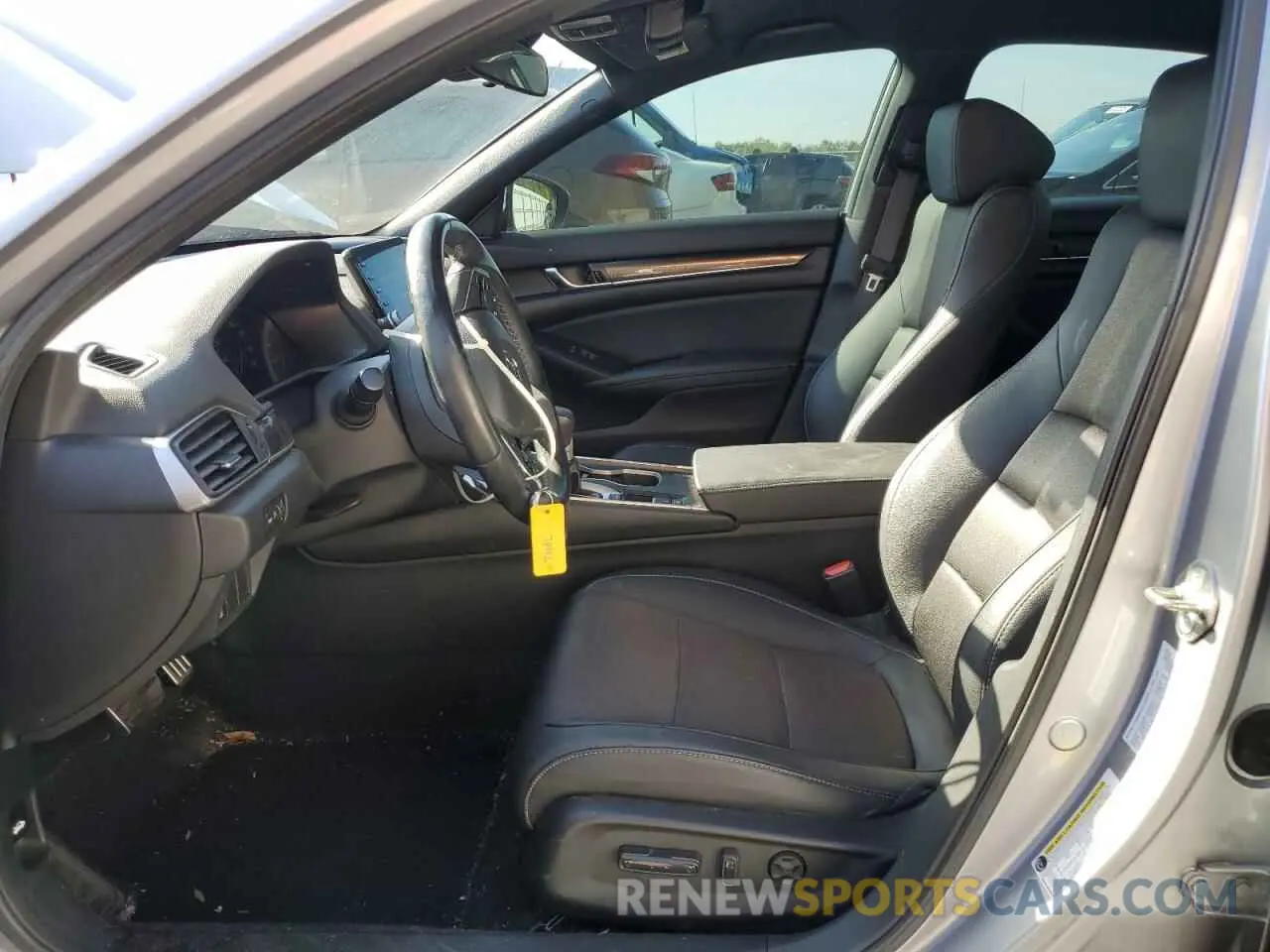 7 Photograph of a damaged car 1HGCV1F37LA084100 HONDA ACCORD 2020