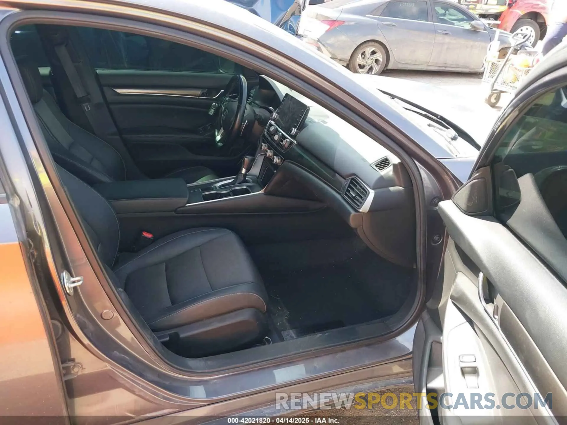 5 Photograph of a damaged car 1HGCV1F38LA128668 HONDA ACCORD 2020