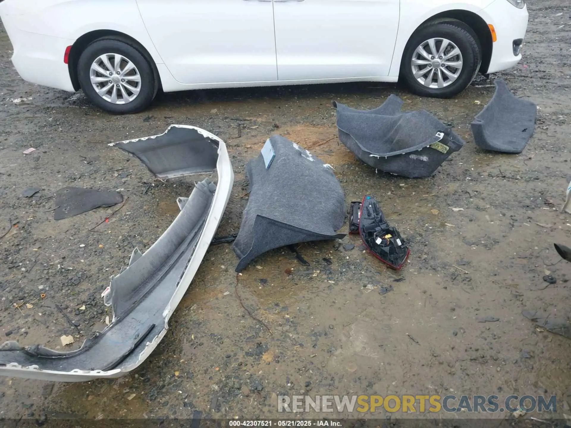 12 Photograph of a damaged car 1HGCV1F39LA044133 HONDA ACCORD 2020