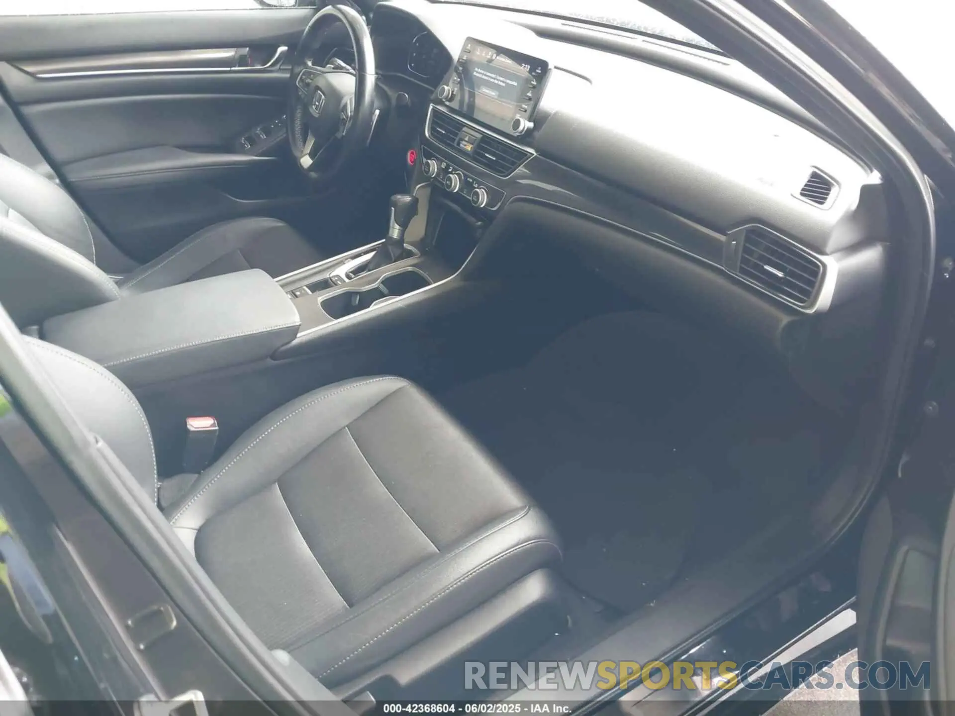 5 Photograph of a damaged car 1HGCV1F39LA157807 HONDA ACCORD 2020