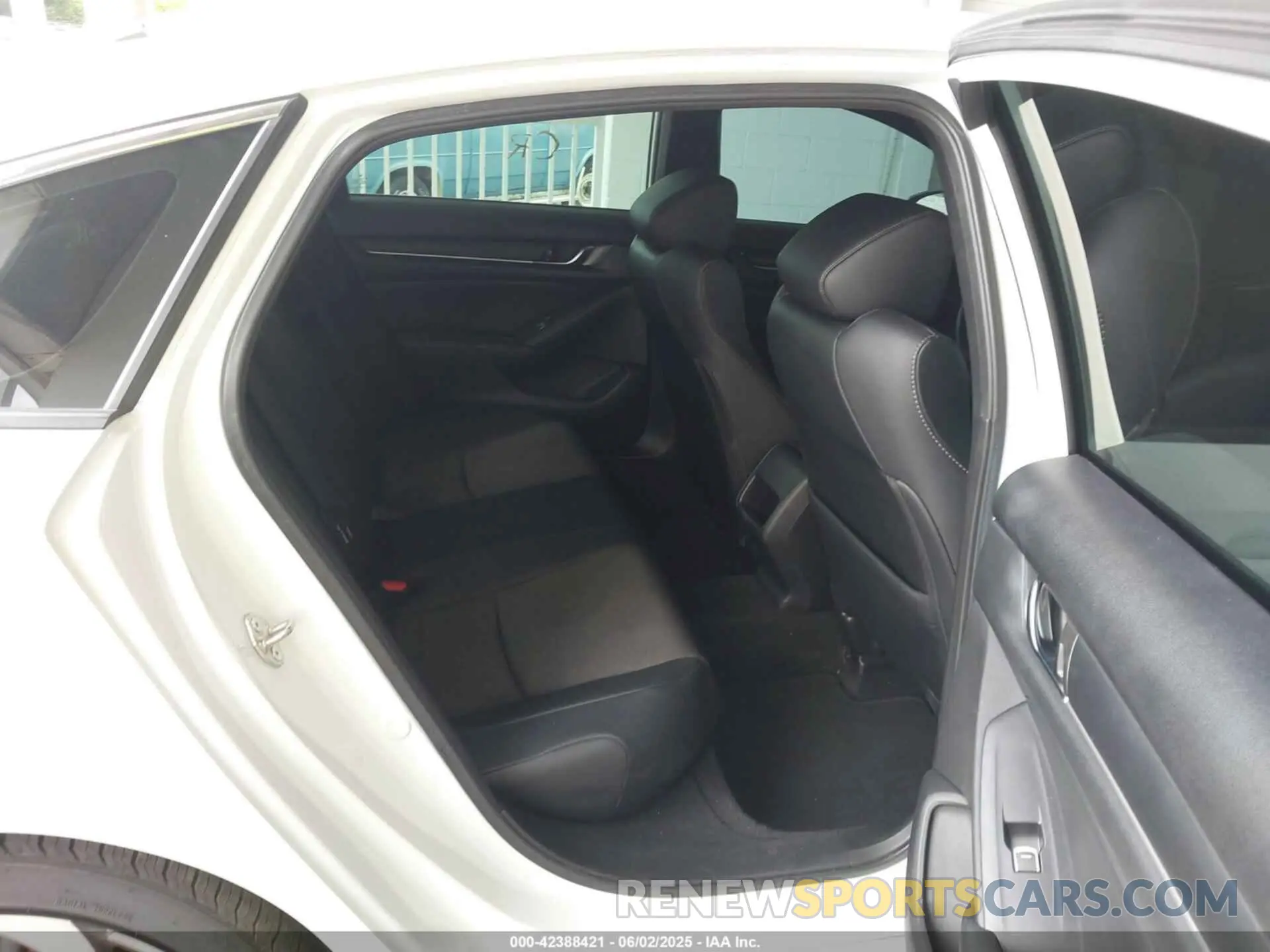8 Photograph of a damaged car 1HGCV1F39LA158021 HONDA ACCORD 2020