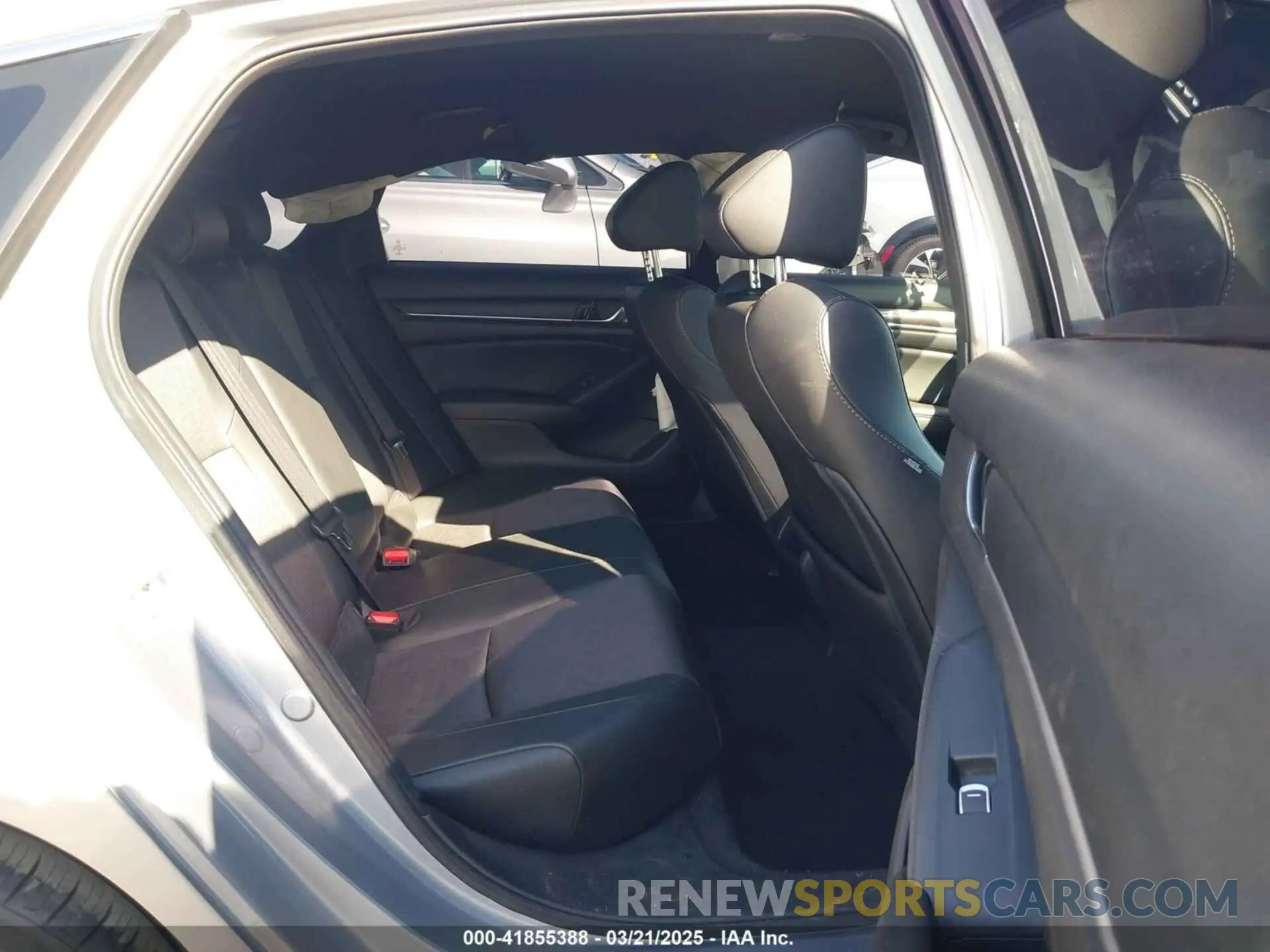 8 Photograph of a damaged car 1HGCV1F3XLA133936 HONDA ACCORD 2020