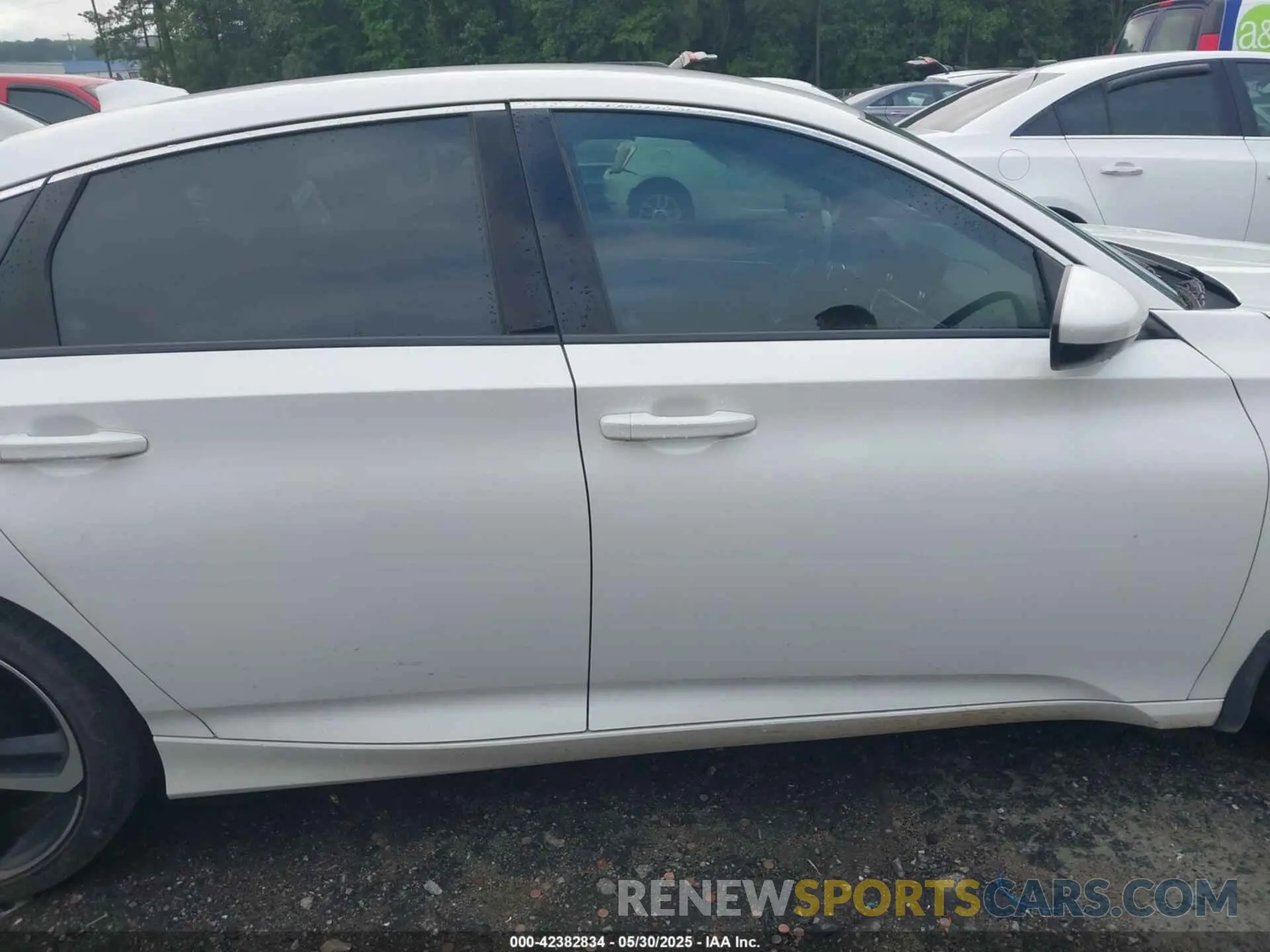 13 Photograph of a damaged car 1HGCV1F3XLA141566 HONDA ACCORD 2020