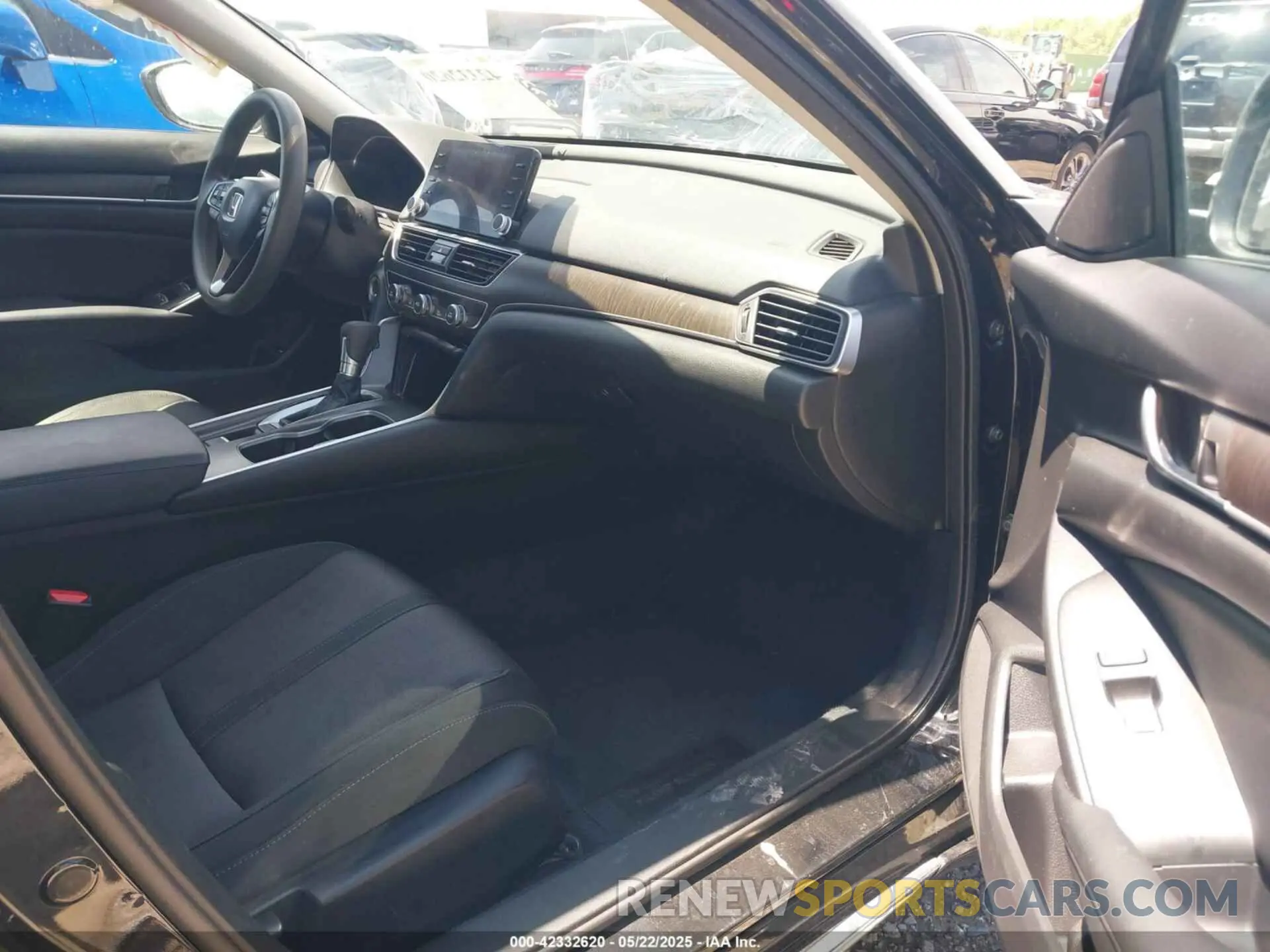 5 Photograph of a damaged car 1HGCV1F42LA013640 HONDA ACCORD 2020