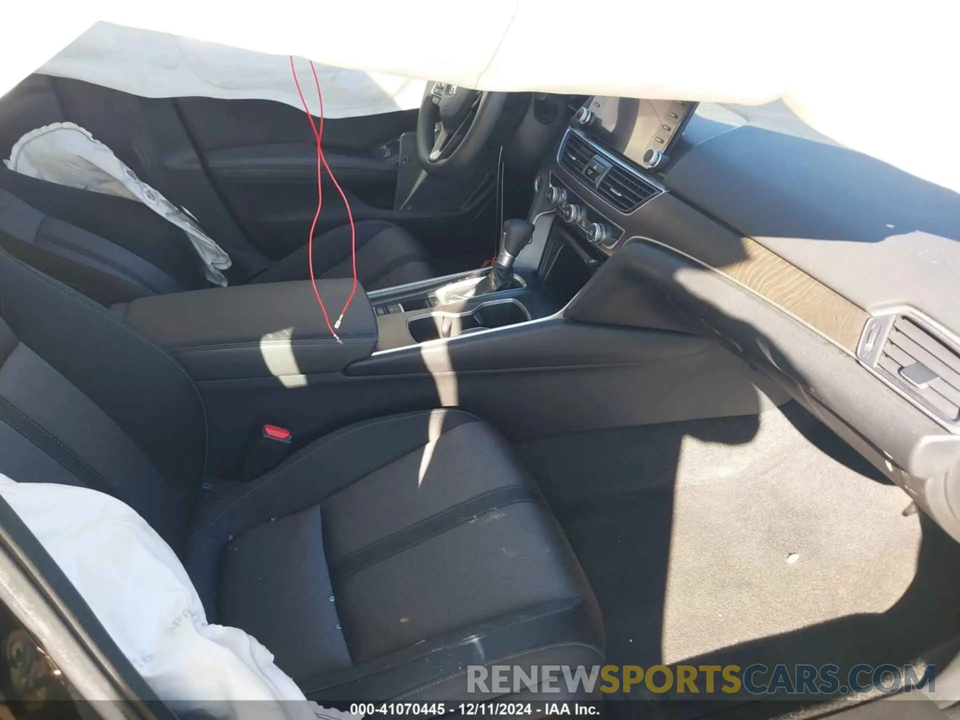 5 Photograph of a damaged car 1HGCV1F42LA140274 HONDA ACCORD 2020