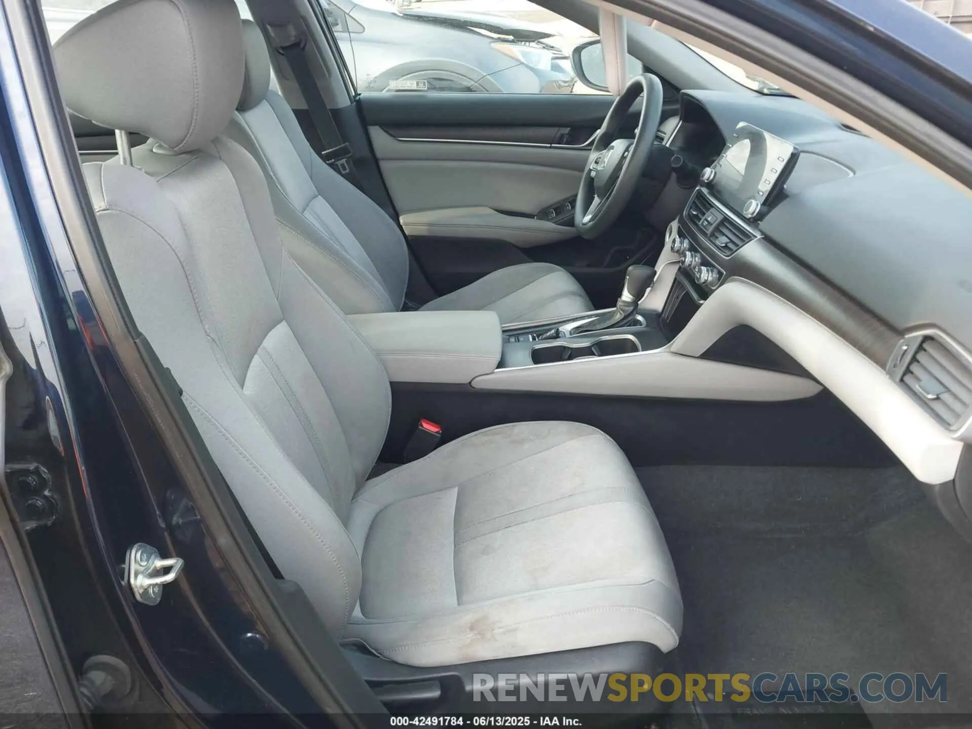 5 Photograph of a damaged car 1HGCV1F42LA140775 HONDA ACCORD 2020