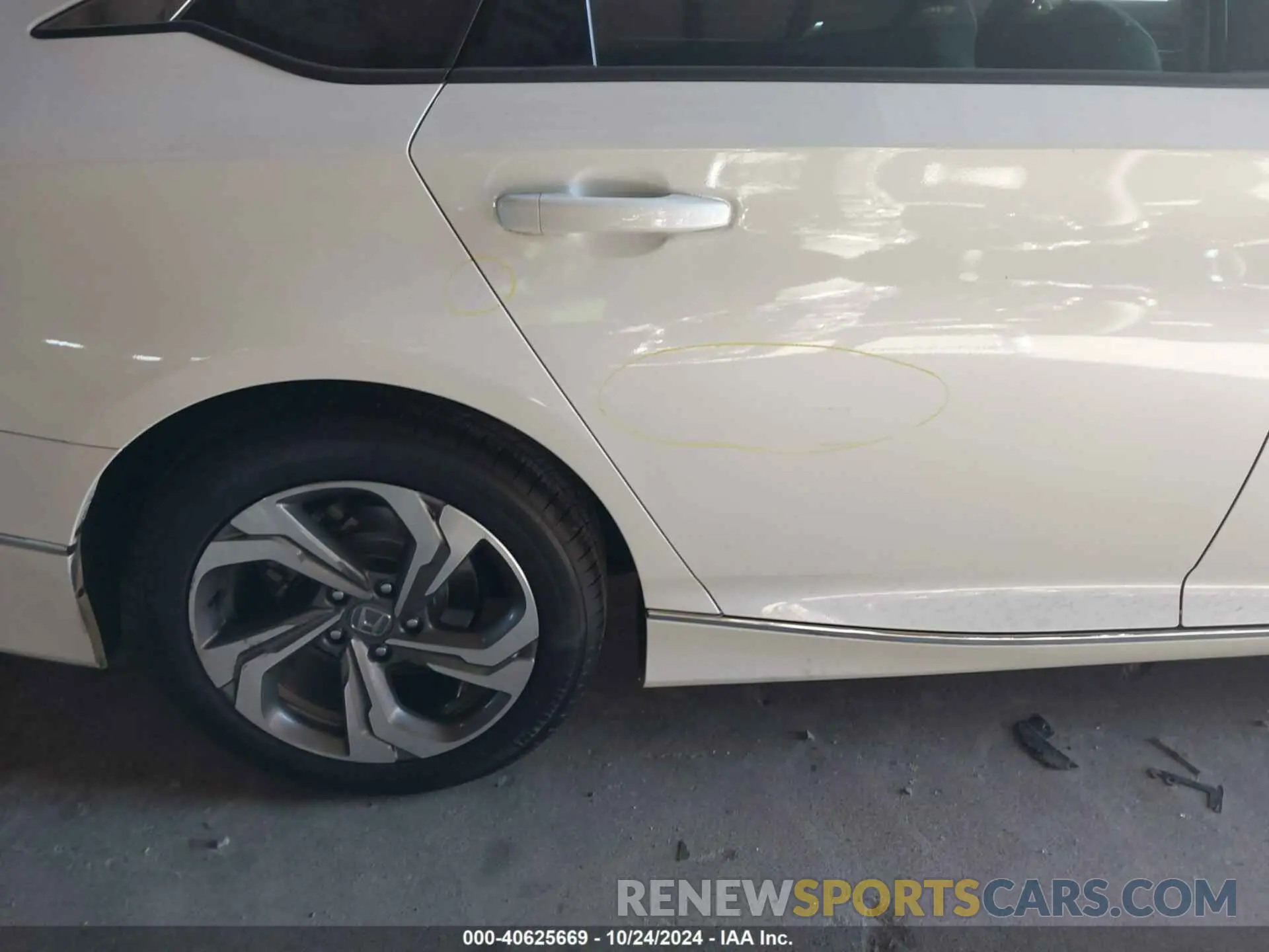 18 Photograph of a damaged car 1HGCV1F43LA142907 HONDA ACCORD 2020