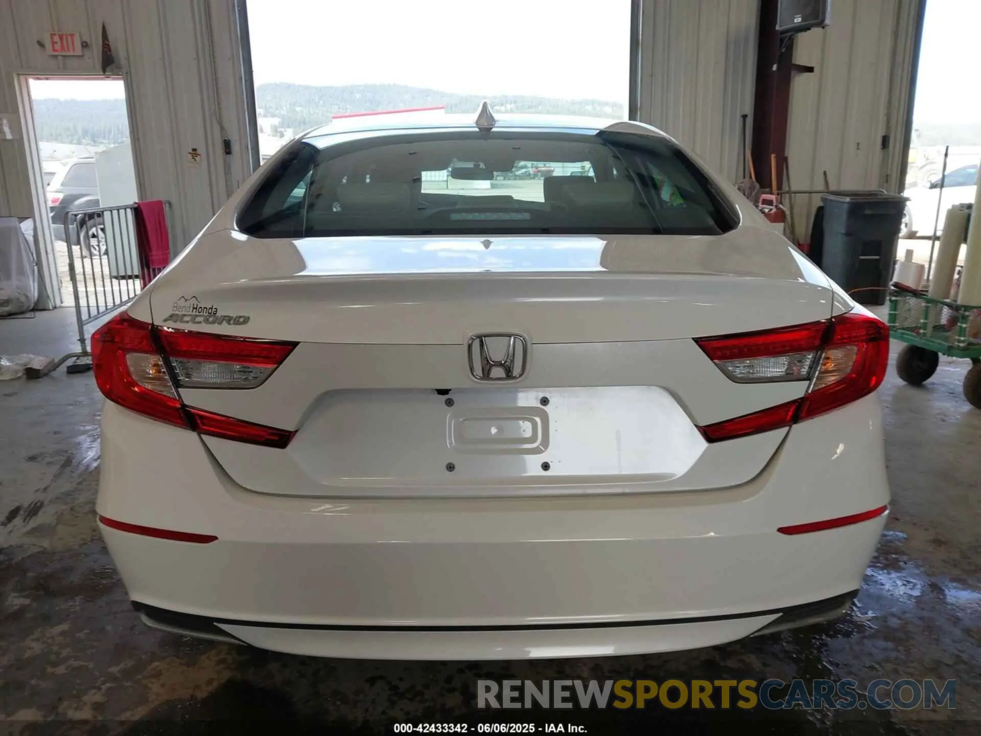 17 Photograph of a damaged car 1HGCV1F43LA150280 HONDA ACCORD 2020