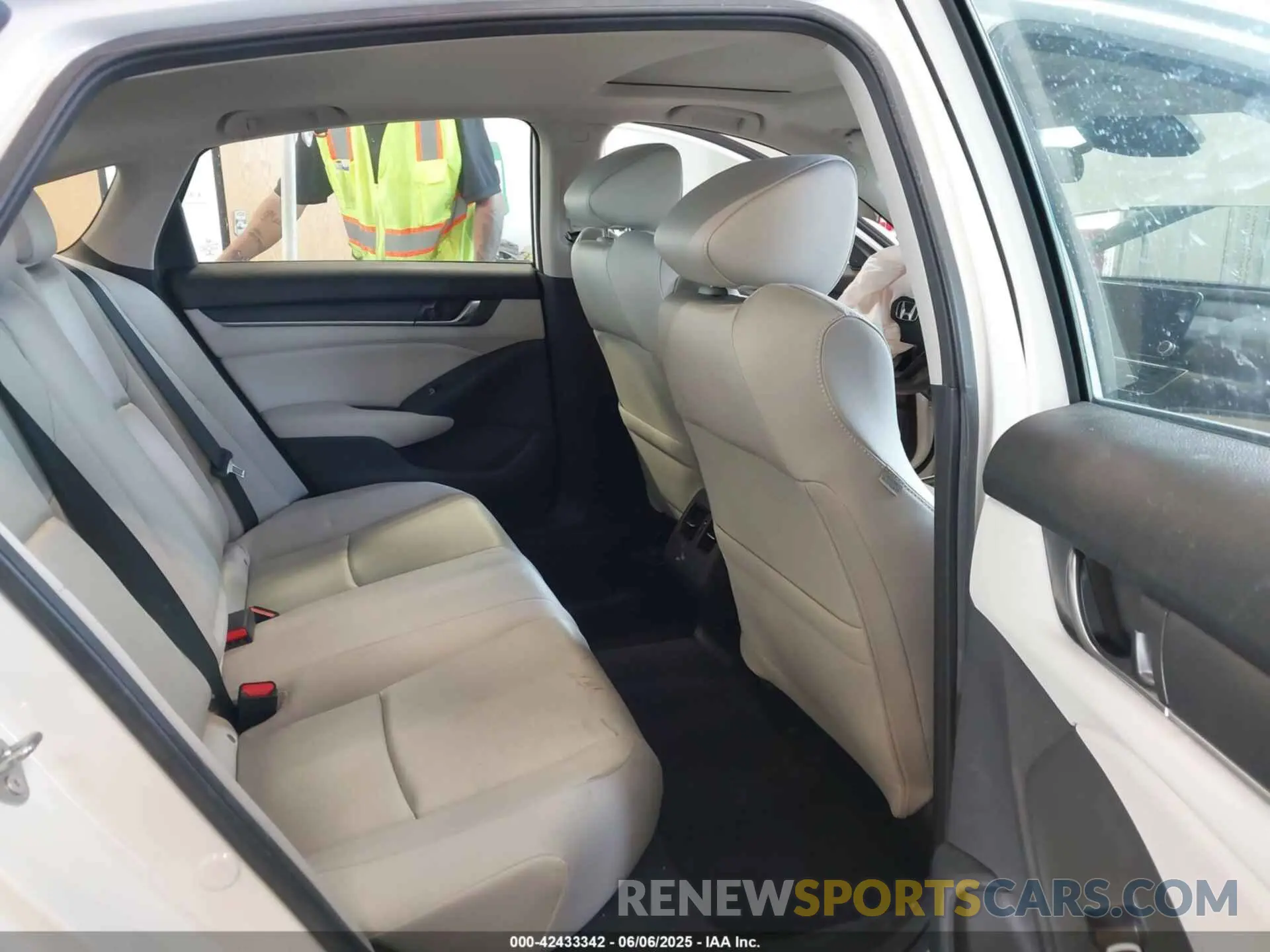 8 Photograph of a damaged car 1HGCV1F43LA150280 HONDA ACCORD 2020