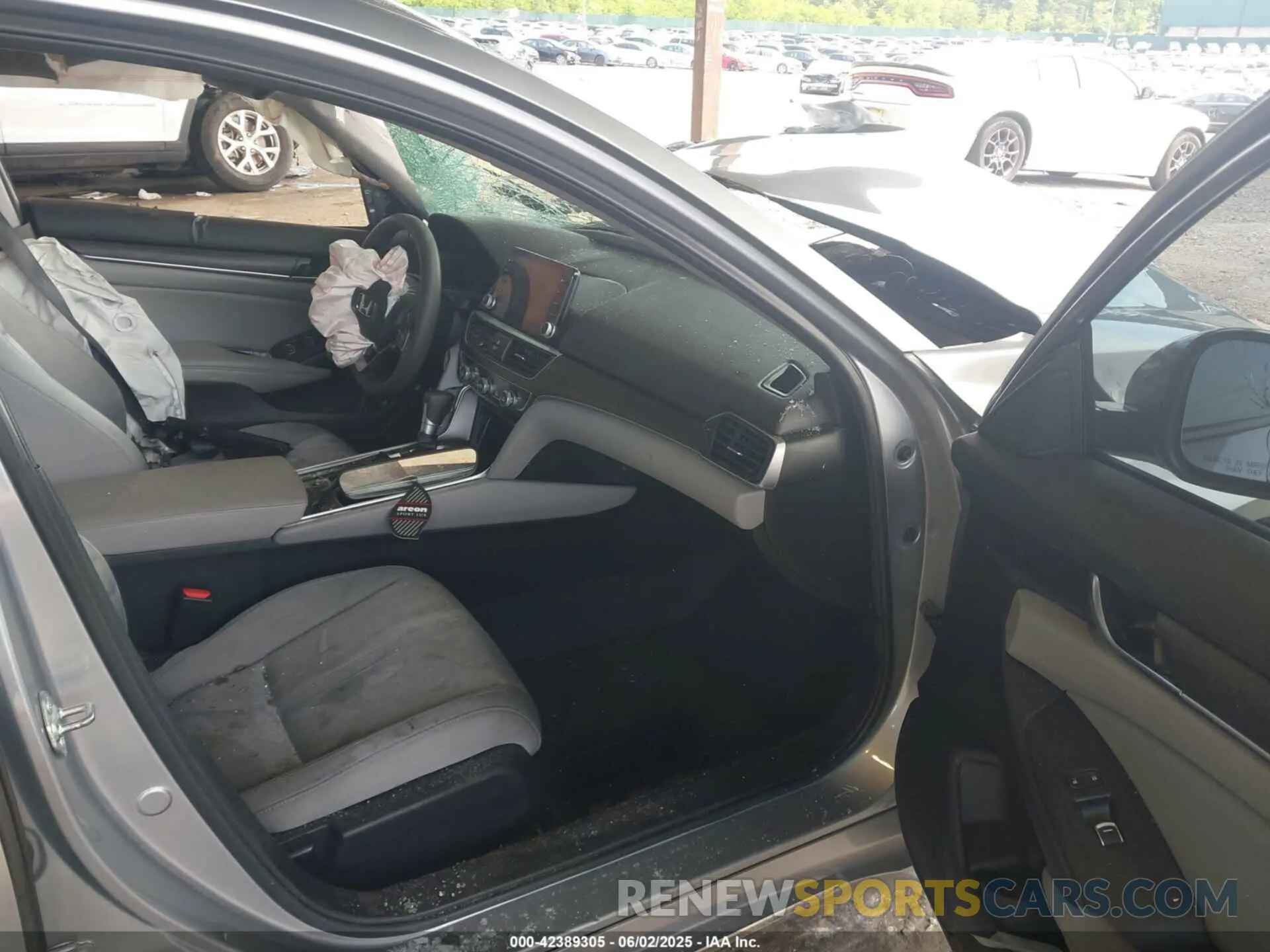 5 Photograph of a damaged car 1HGCV1F48LA096846 HONDA ACCORD 2020