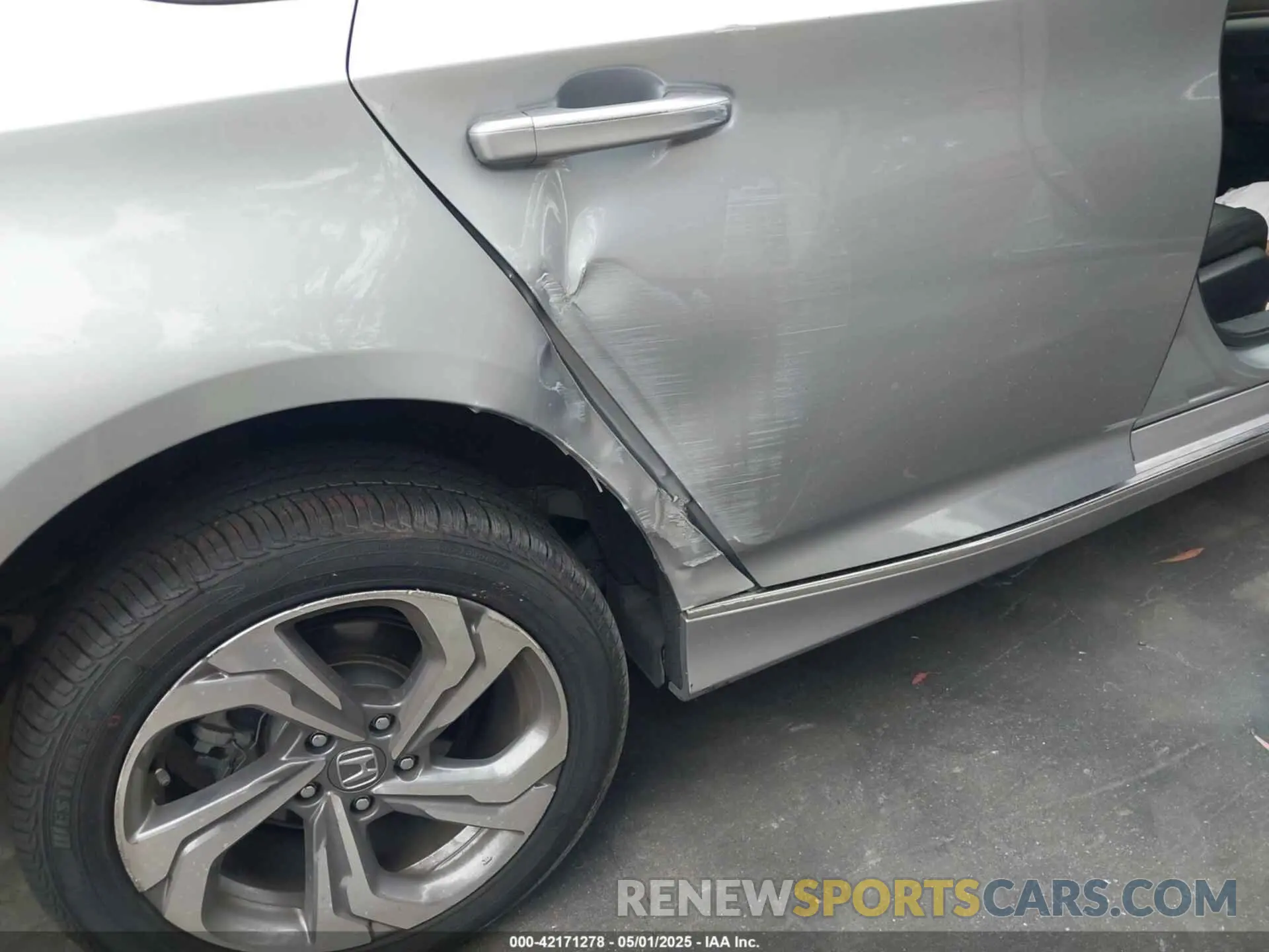 18 Photograph of a damaged car 1HGCV1F49LA003266 HONDA ACCORD 2020