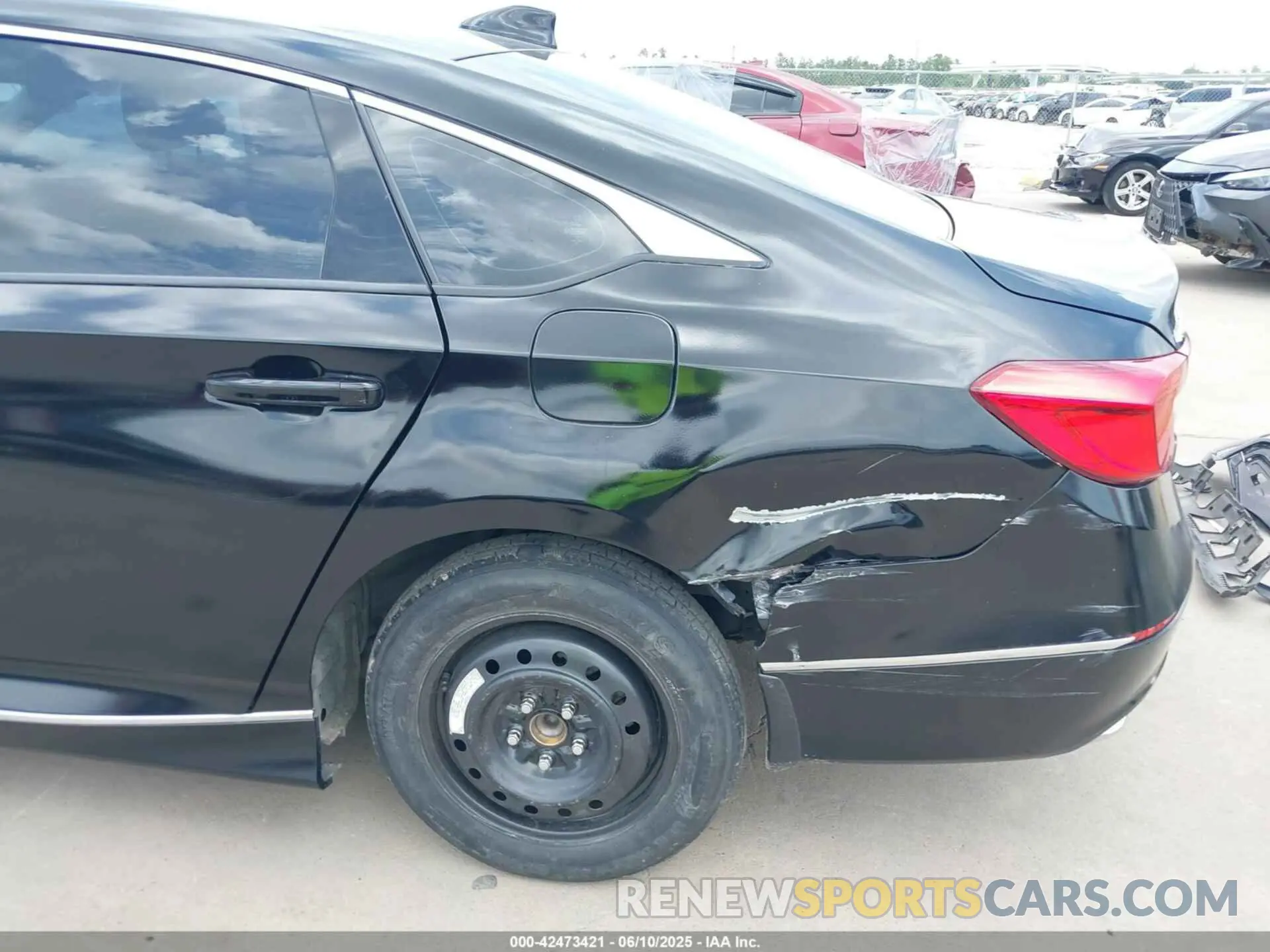 18 Photograph of a damaged car 1HGCV1F50LA111364 HONDA ACCORD 2020
