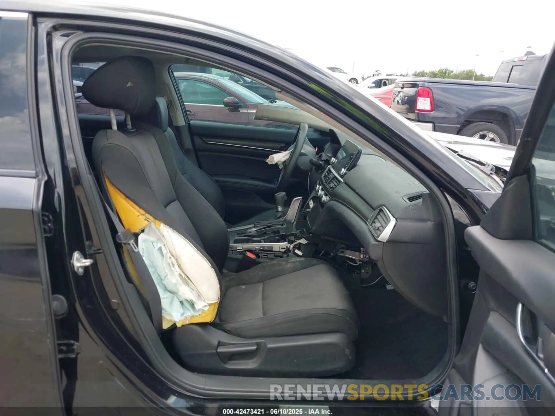 5 Photograph of a damaged car 1HGCV1F50LA111364 HONDA ACCORD 2020