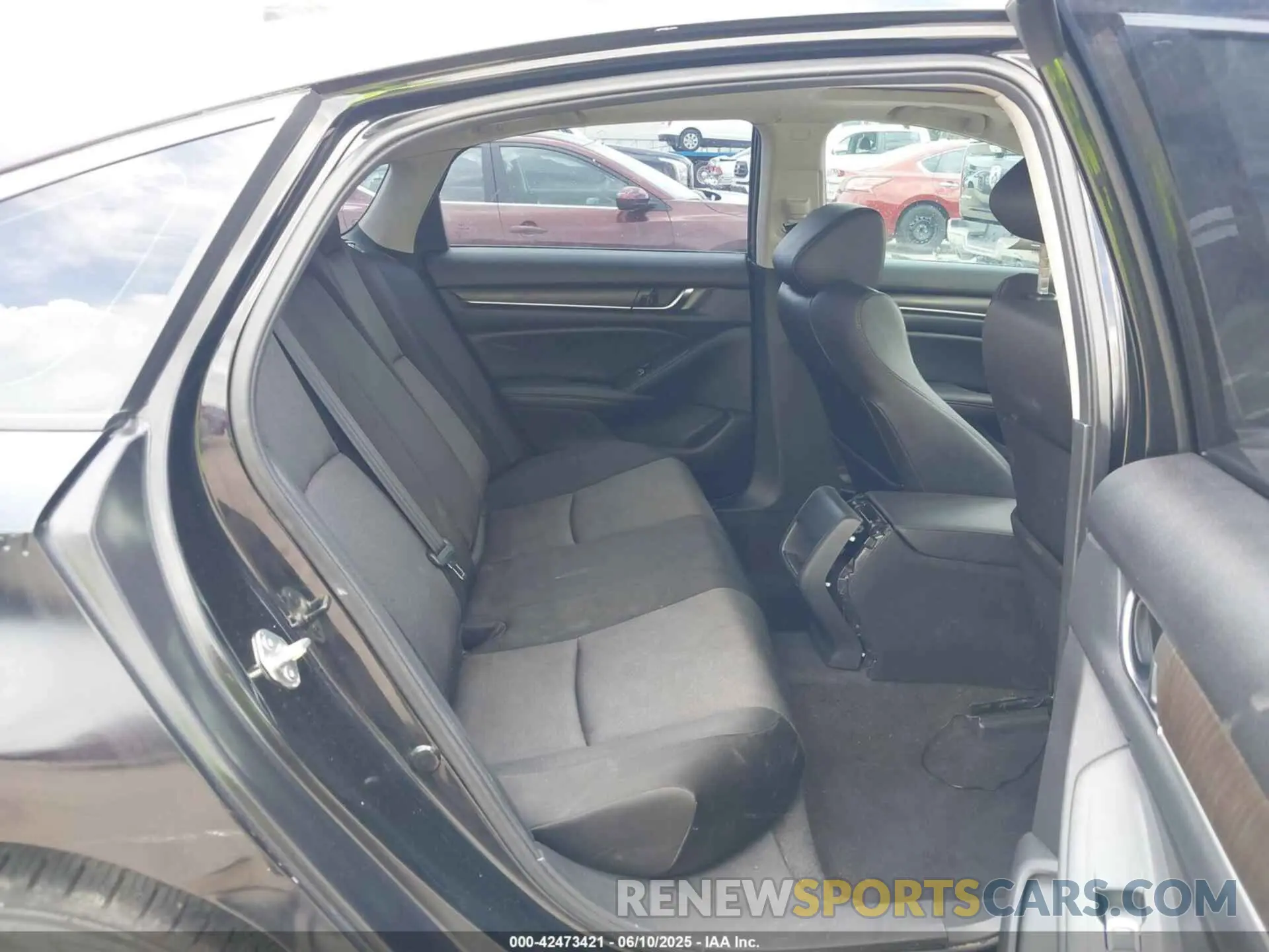 8 Photograph of a damaged car 1HGCV1F50LA111364 HONDA ACCORD 2020