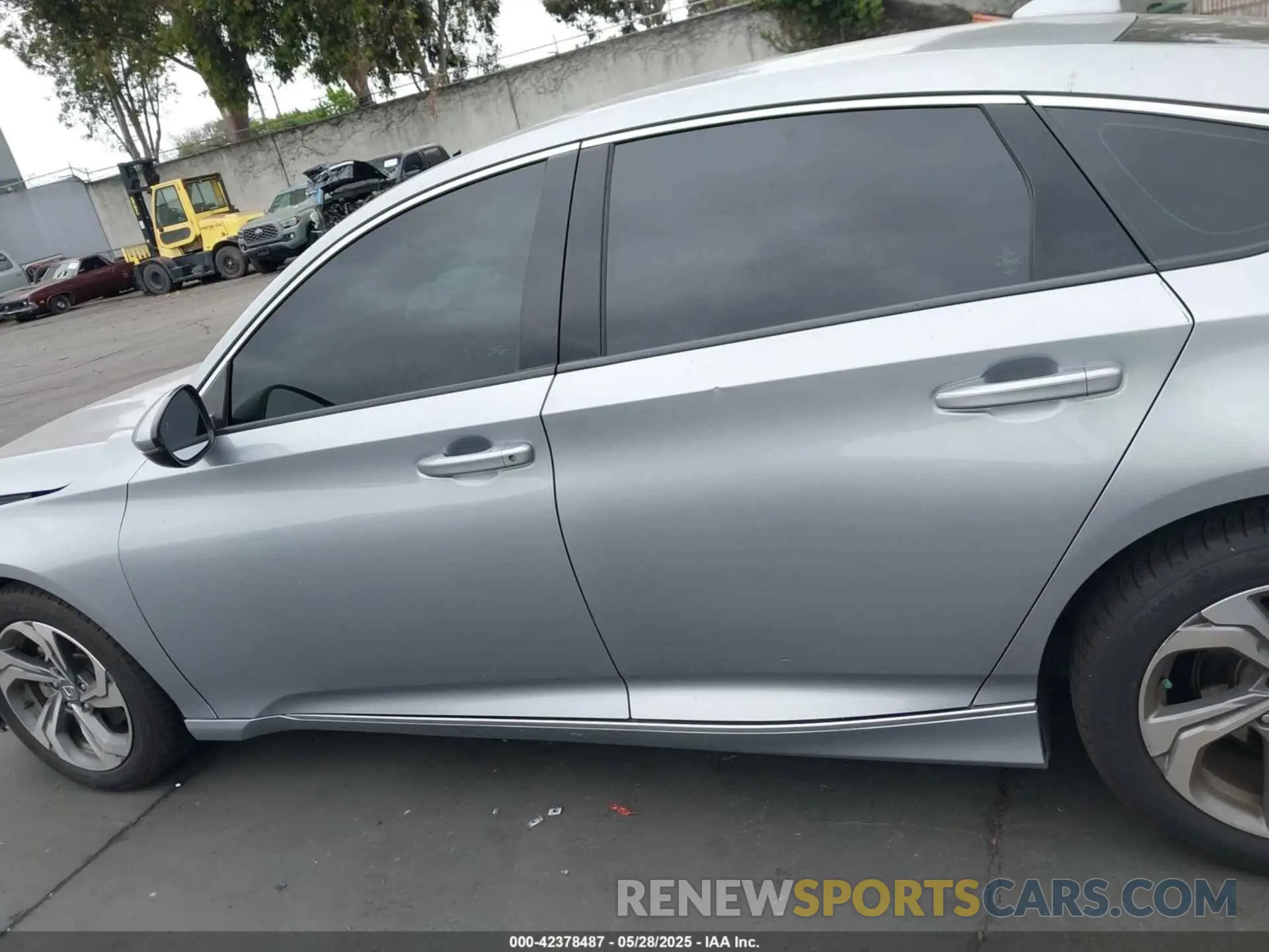 15 Photograph of a damaged car 1HGCV1F52LA006311 HONDA ACCORD 2020