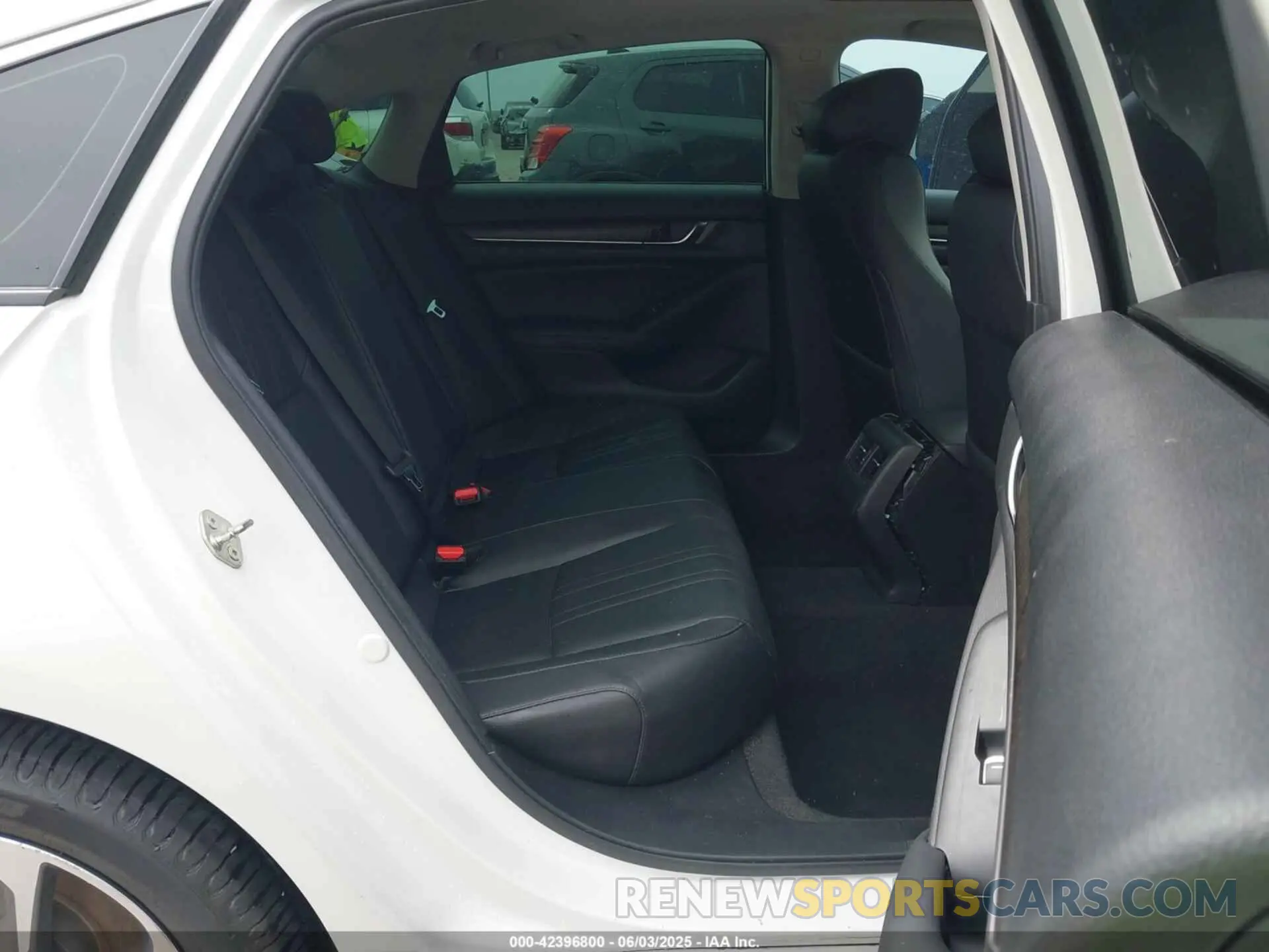8 Photograph of a damaged car 1HGCV1F53LA110192 HONDA ACCORD 2020