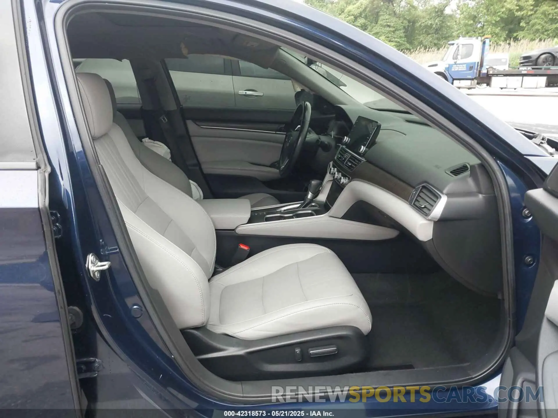 5 Photograph of a damaged car 1HGCV1F54LA041707 HONDA ACCORD 2020