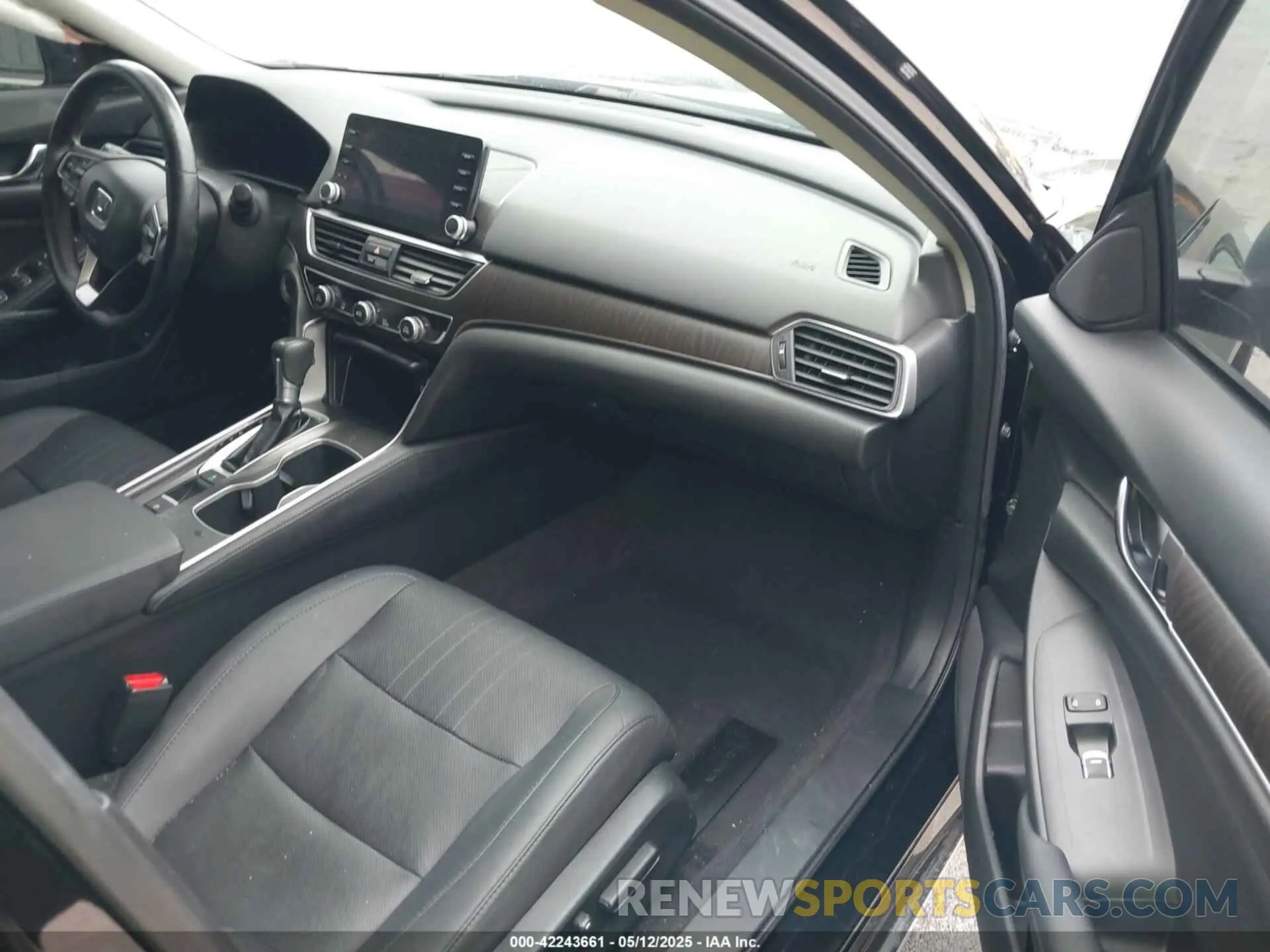 5 Photograph of a damaged car 1HGCV1F55LA064719 HONDA ACCORD 2020