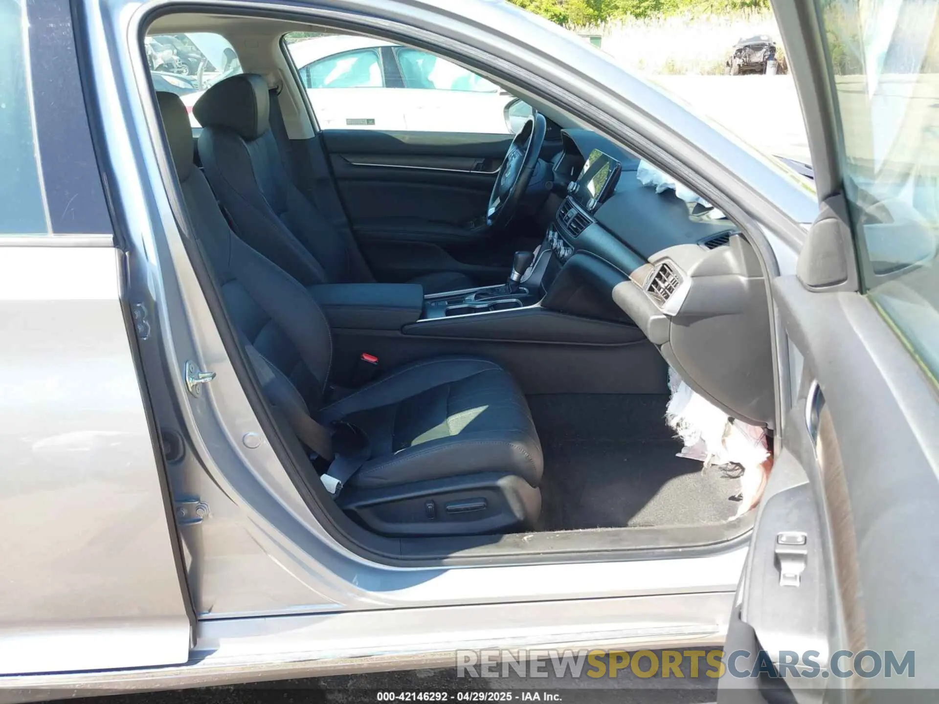 5 Photograph of a damaged car 1HGCV1F55LA074845 HONDA ACCORD 2020