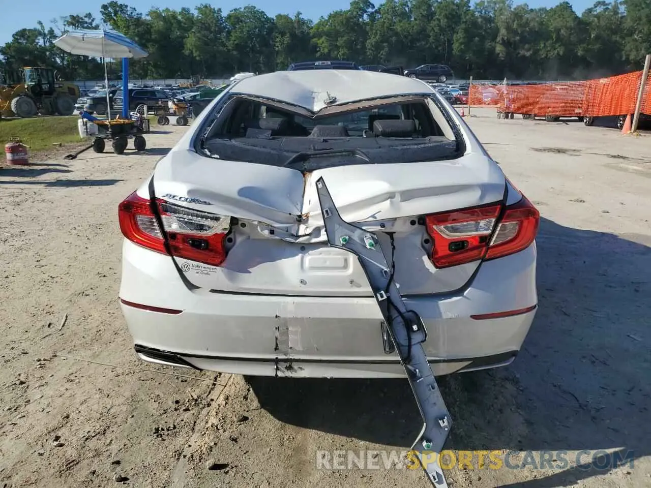 6 Photograph of a damaged car 1HGCV1F59LA045798 HONDA ACCORD 2020