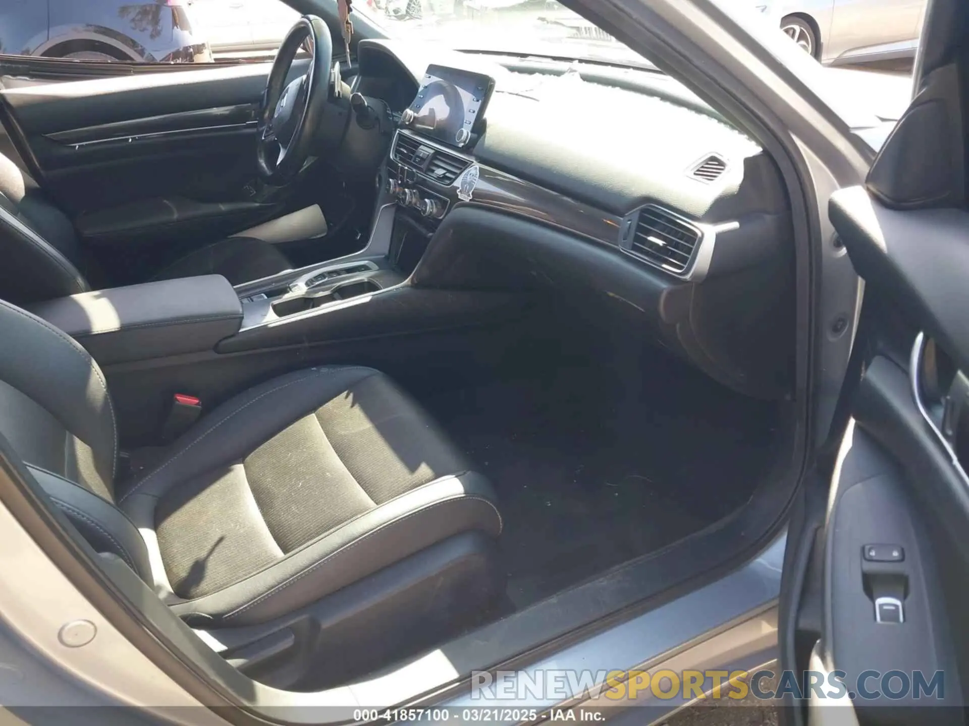 5 Photograph of a damaged car 1HGCV2F31LA001556 HONDA ACCORD 2020