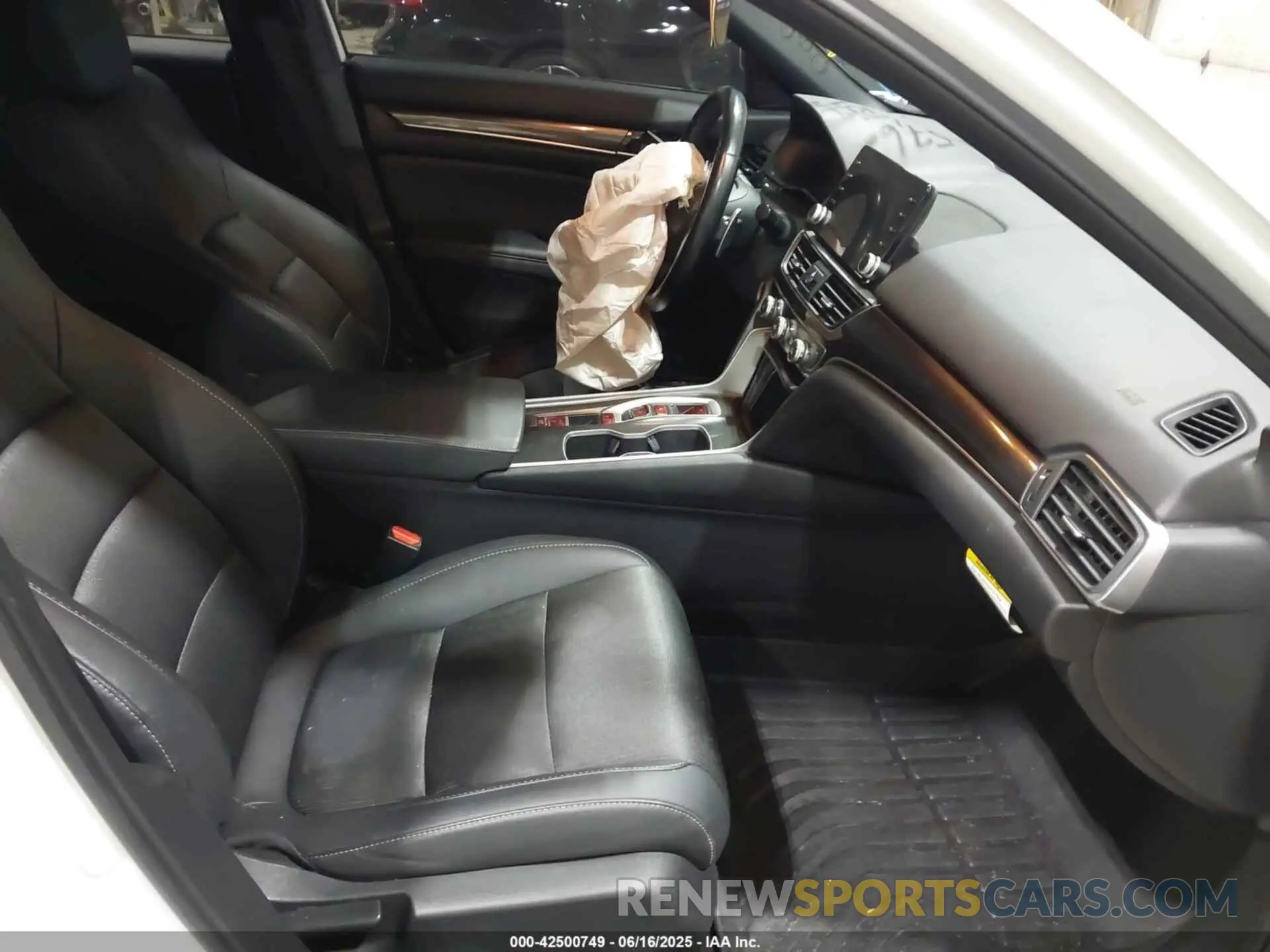 5 Photograph of a damaged car 1HGCV2F32LA024117 HONDA ACCORD 2020